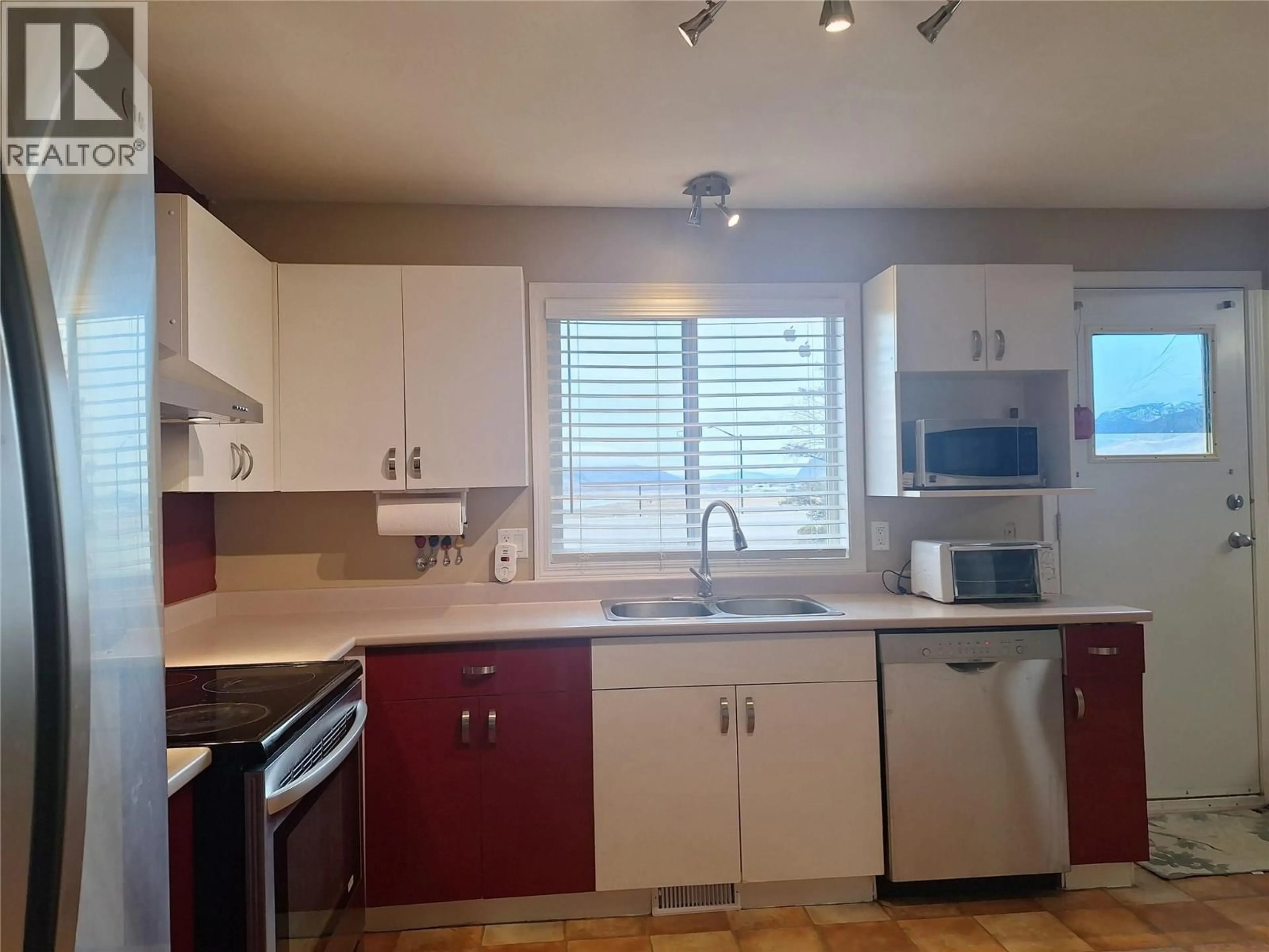 Standard kitchen, unknown for 13 - 2714 TRANQUILLE ROAD, Kamloops British Columbia V2B7Y2