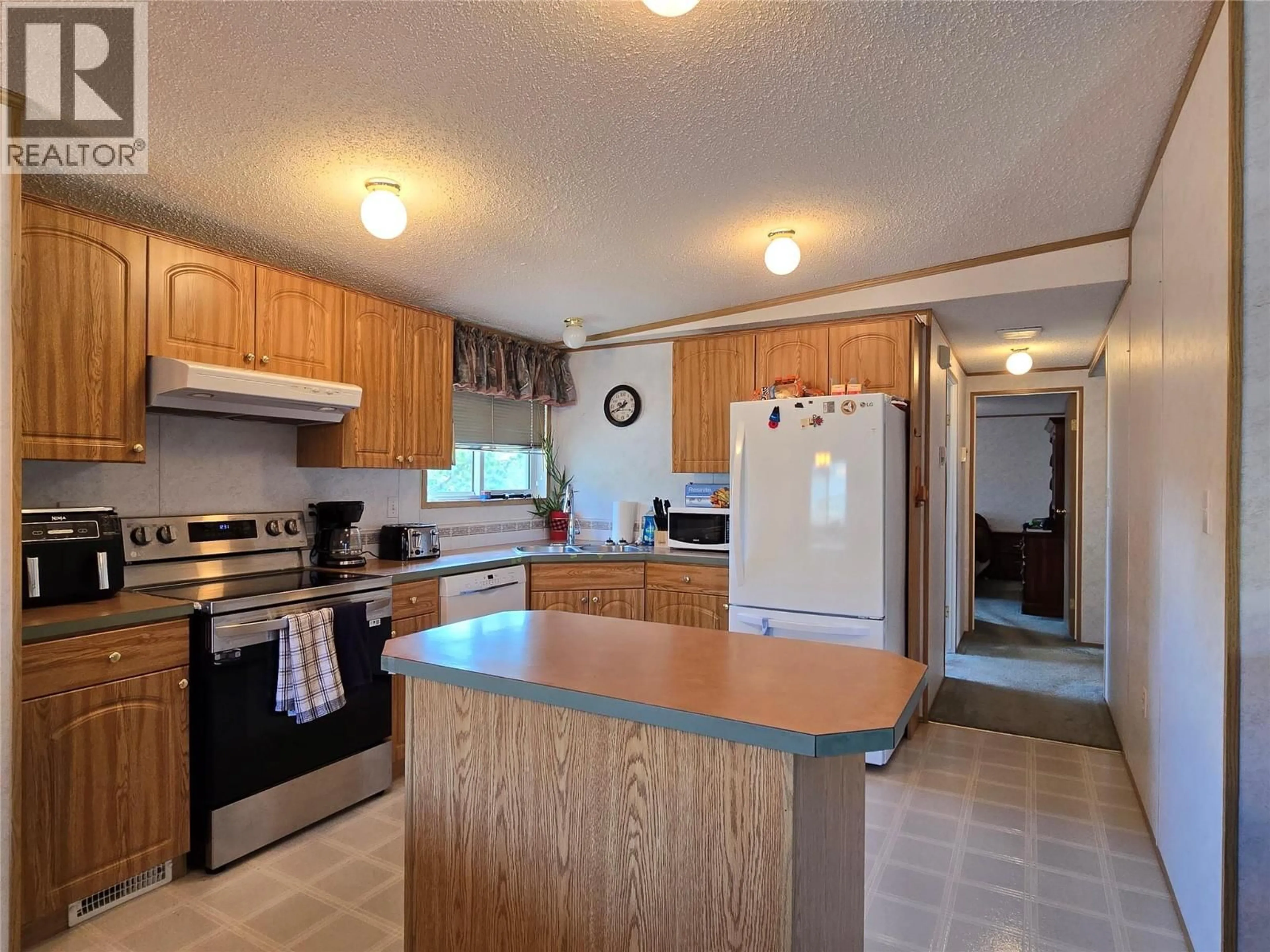 Standard kitchen, unknown for 1616 STAGE ROAD, Cache Creek British Columbia V0K1H0