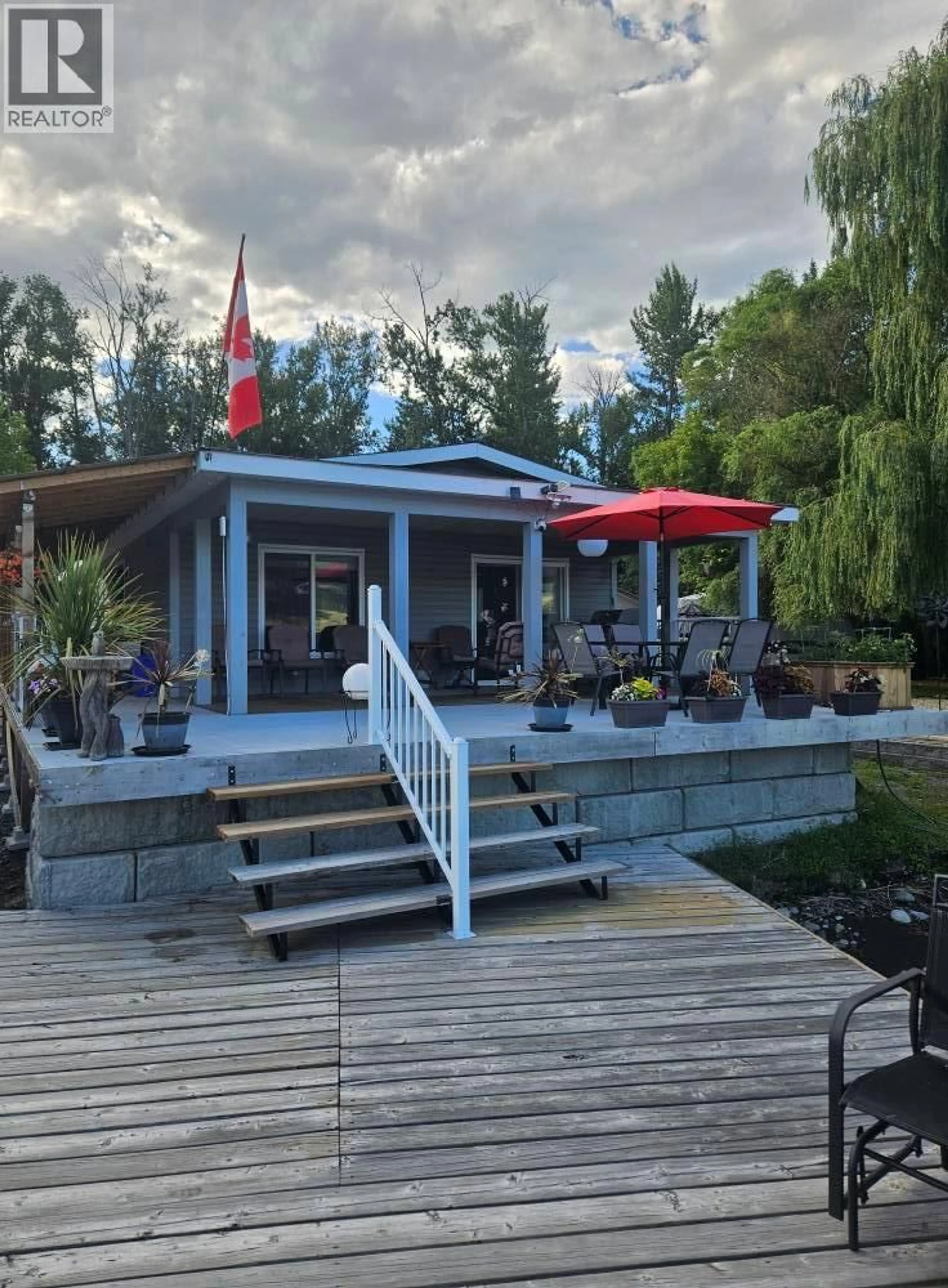 Patio, unknown for 32 VICTORIA ROAD, Vernon British Columbia V1H2A9