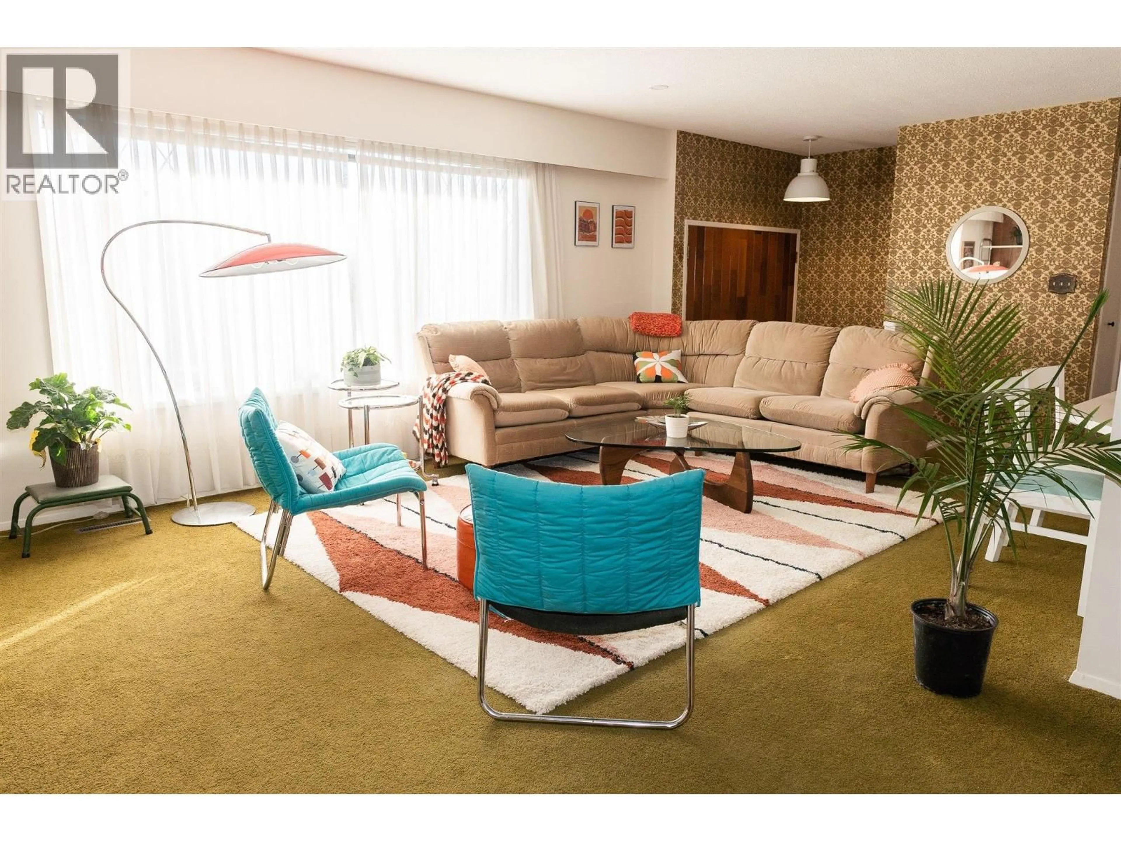 Living room with furniture, unknown for 1738 SMITHSON DRIVE, Kelowna British Columbia V1Y4E3