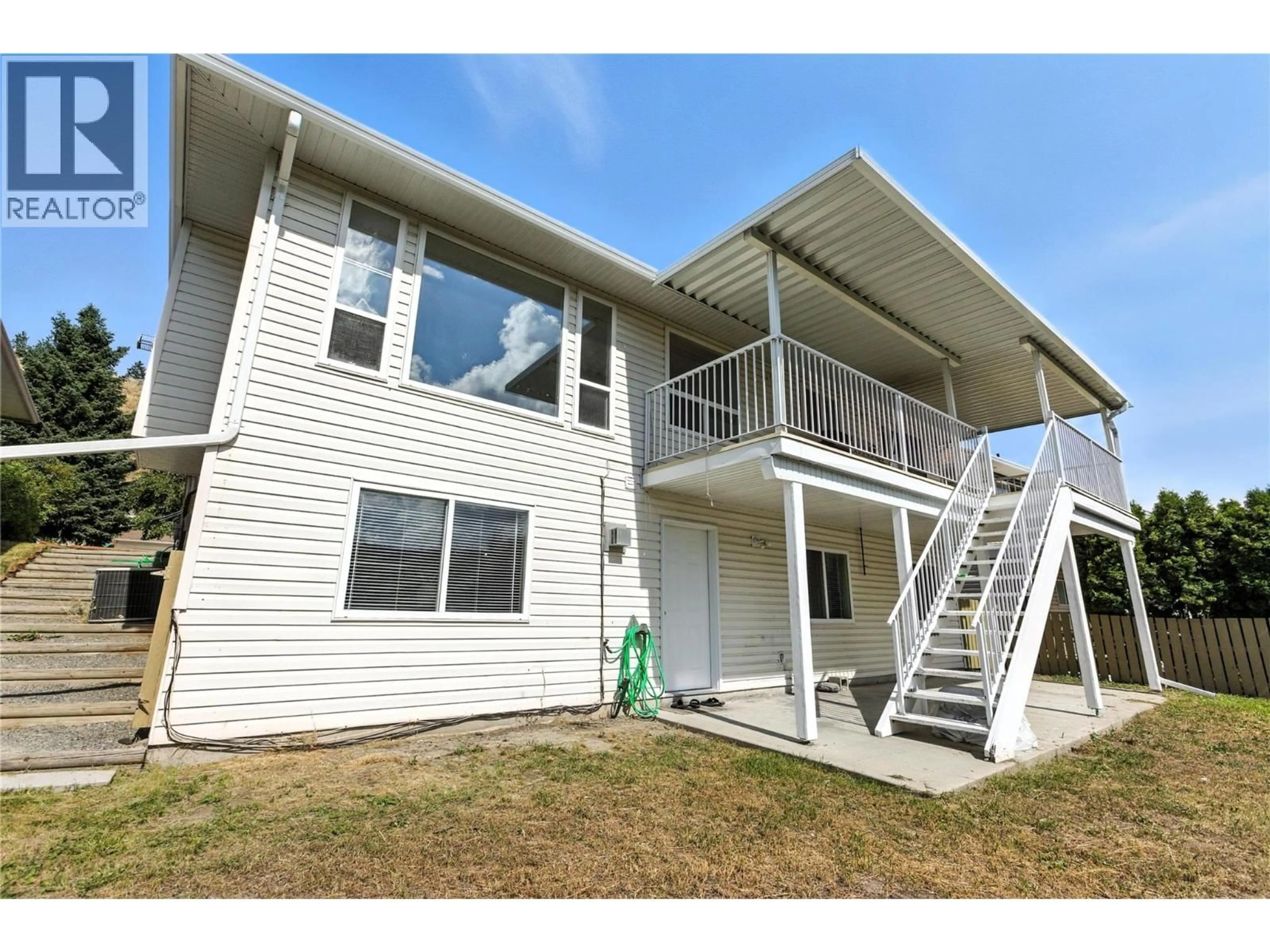 Home with vinyl exterior material, building for 1379 SUNSHINE COURT, Kamloops British Columbia V2E2P9