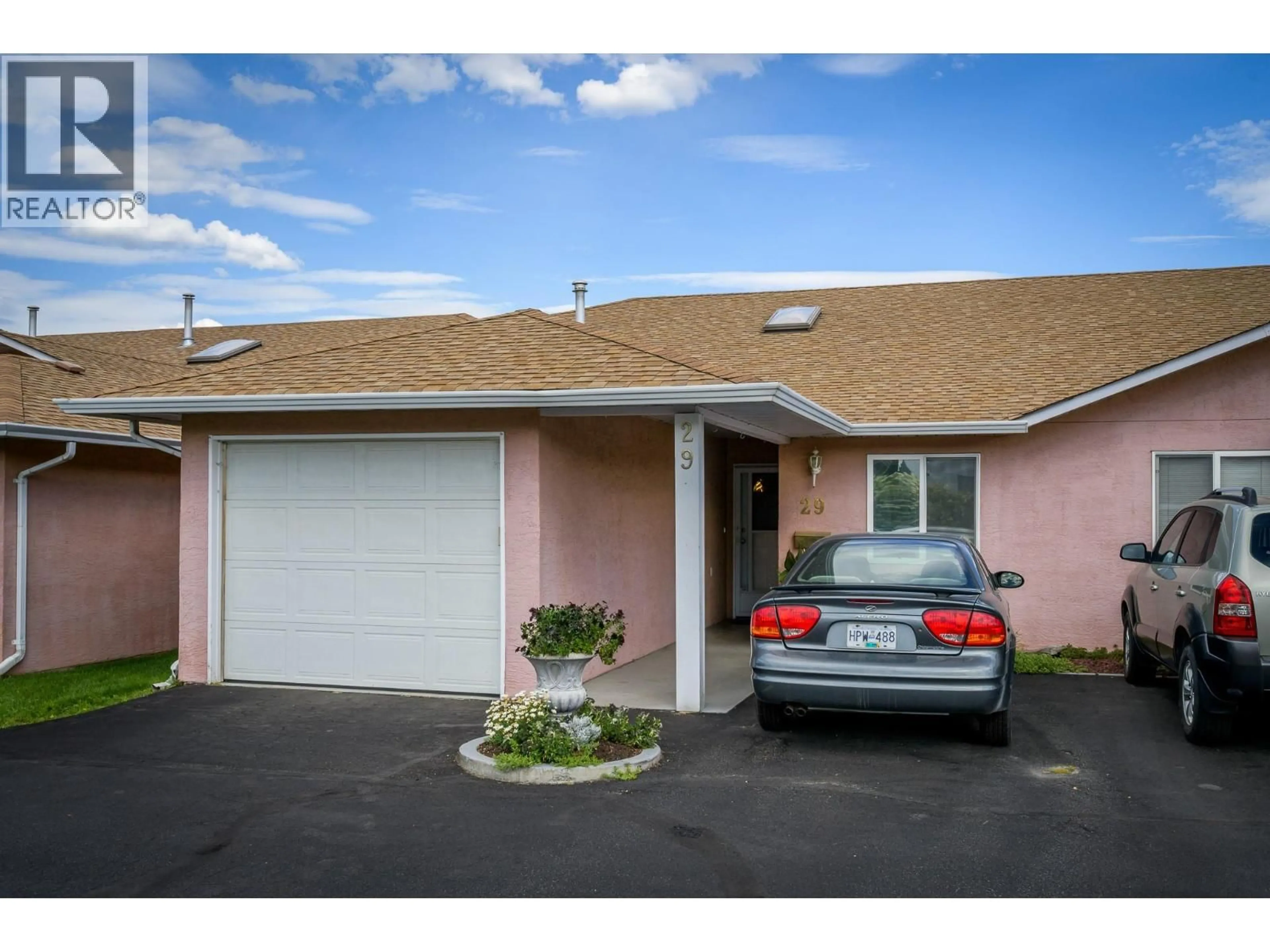 Indoor garage for 29 - 1285 14TH STREET, Kamloops British Columbia V2B8K9