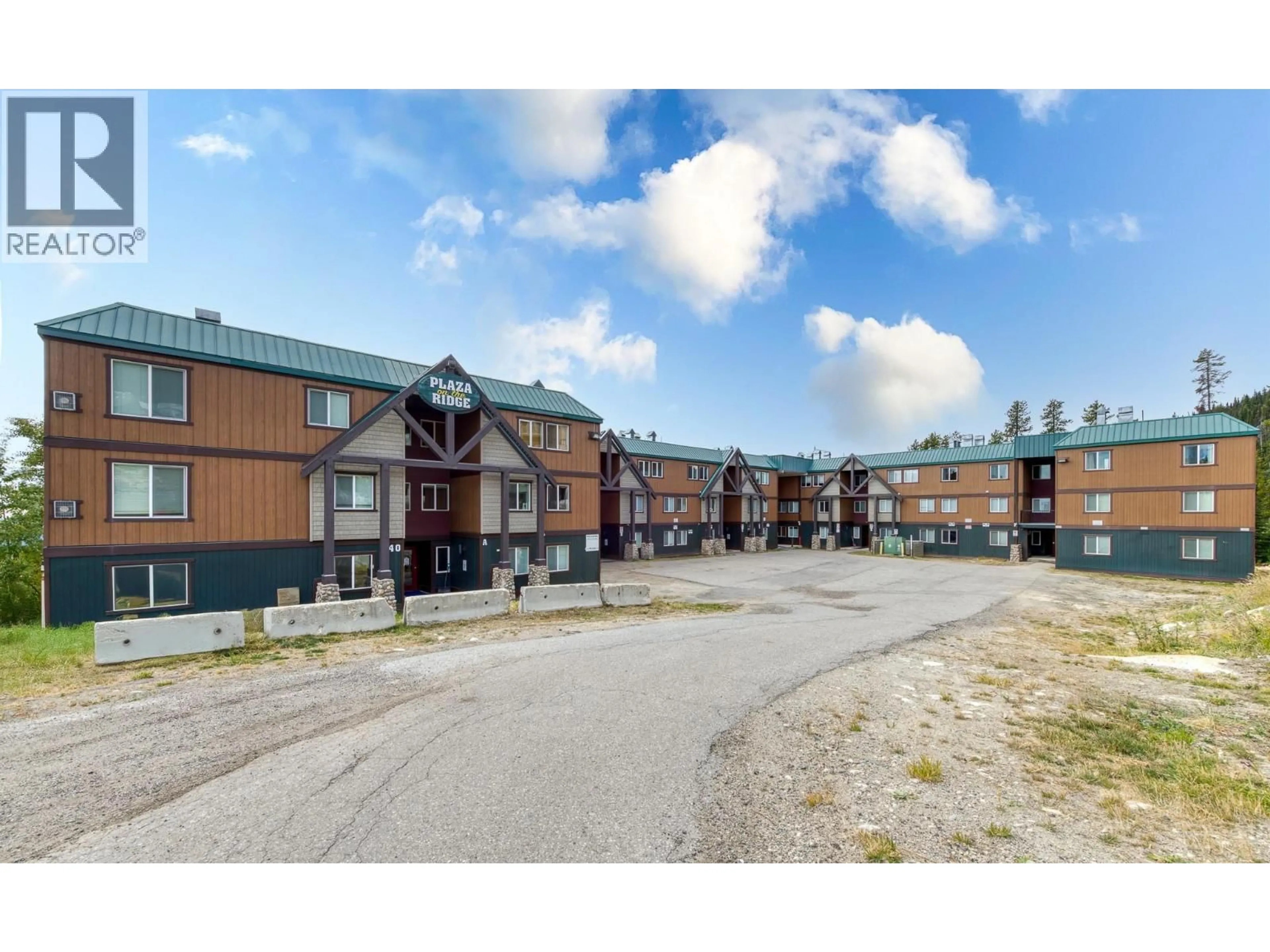 A pic from outside/outdoor area/front of a property/back of a property/a pic from drone, mountain view for 328 - 40 KETTLE VIEW ROAD, Big White British Columbia V1P1T4