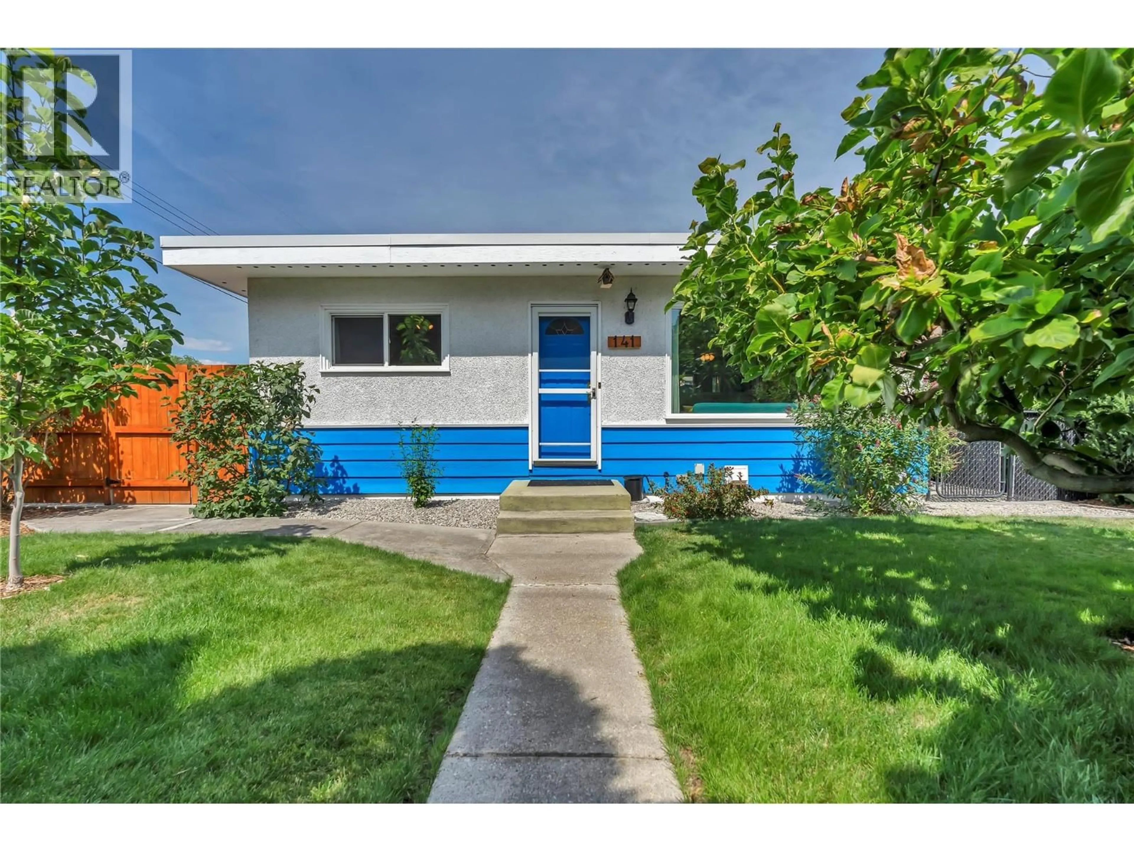 Home with vinyl exterior material, street for 141 GRANBY AVENUE, Penticton British Columbia V2A2Y9
