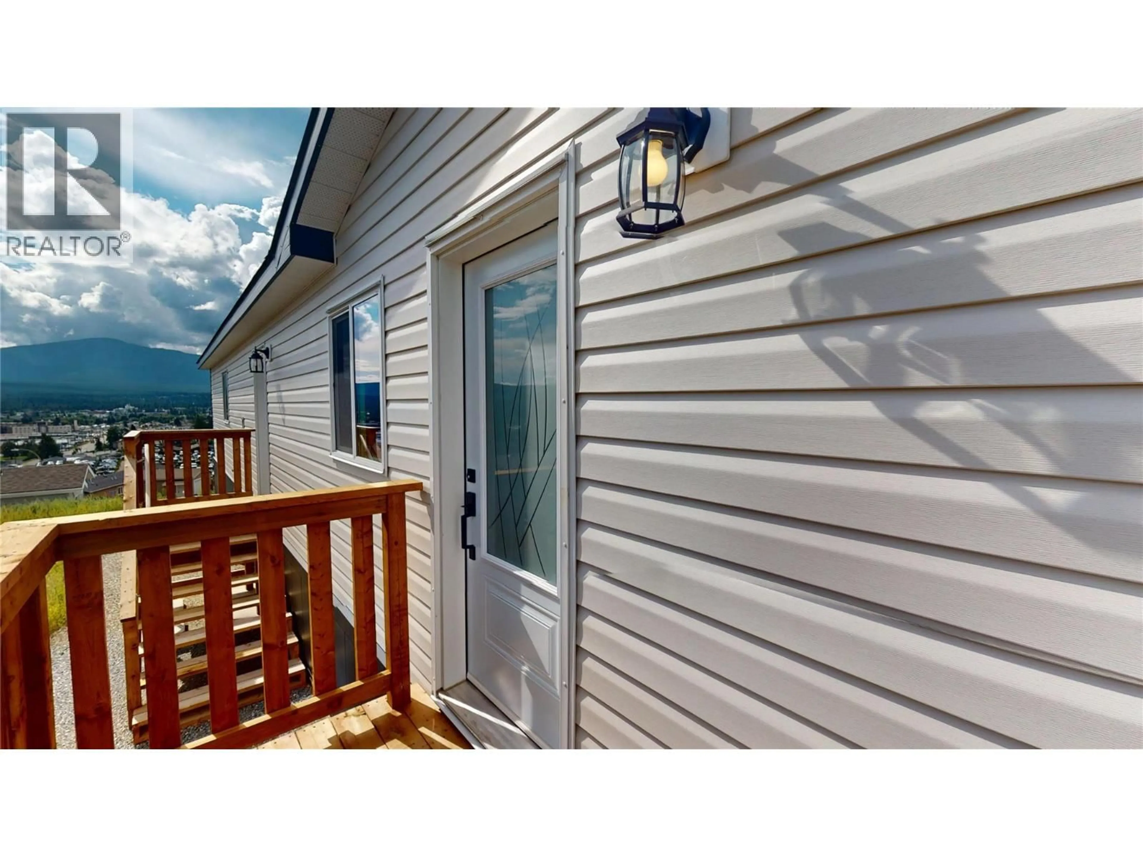 Home with vinyl exterior material, unknown for 528 STEEPLEVIEW AVENUE NORTHWEST, Cranbrook British Columbia V1C5L3