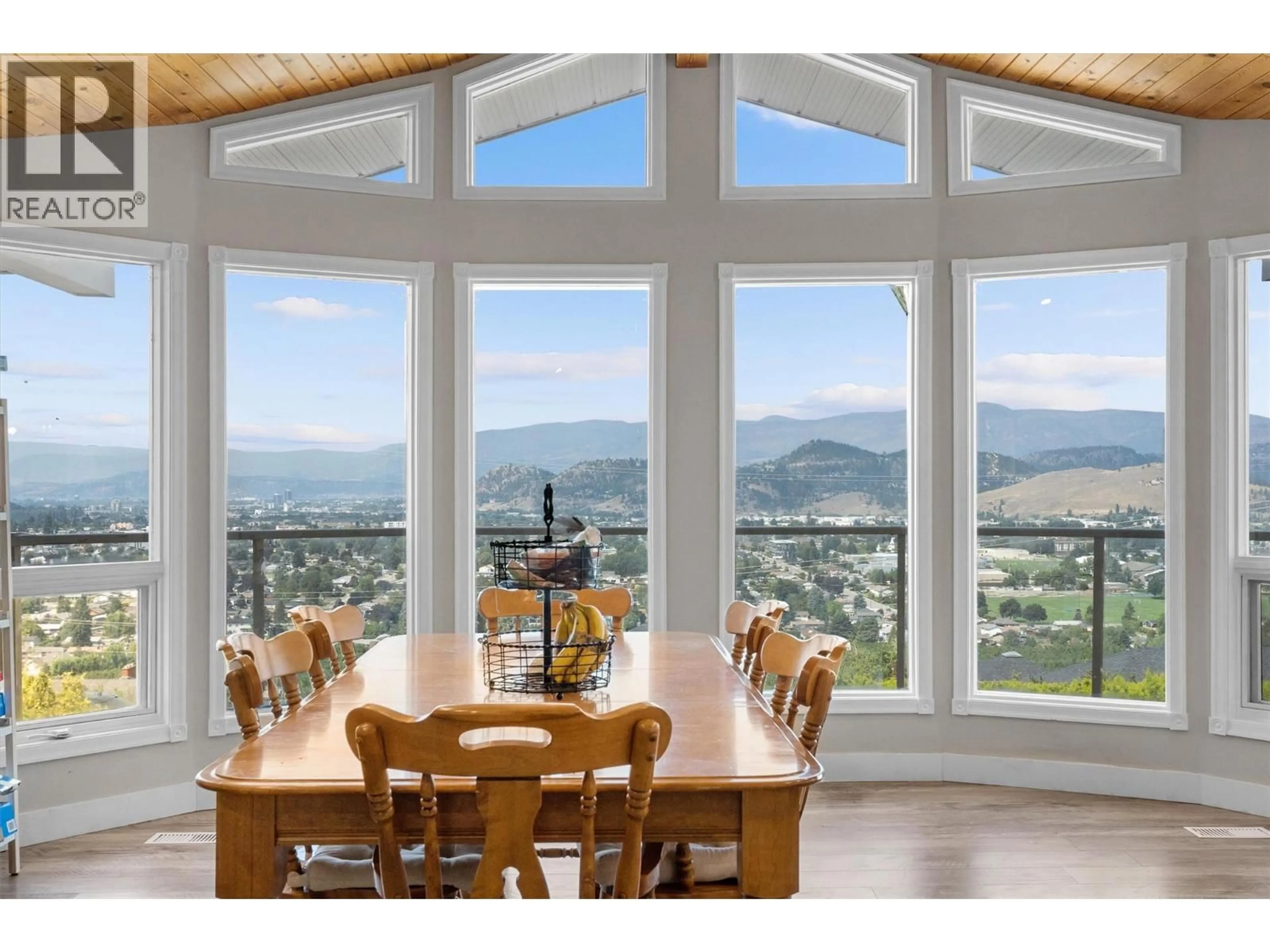 Dining room, wood/laminate floor for 475 EL CARLO ROAD, Kelowna British Columbia V1X2R5