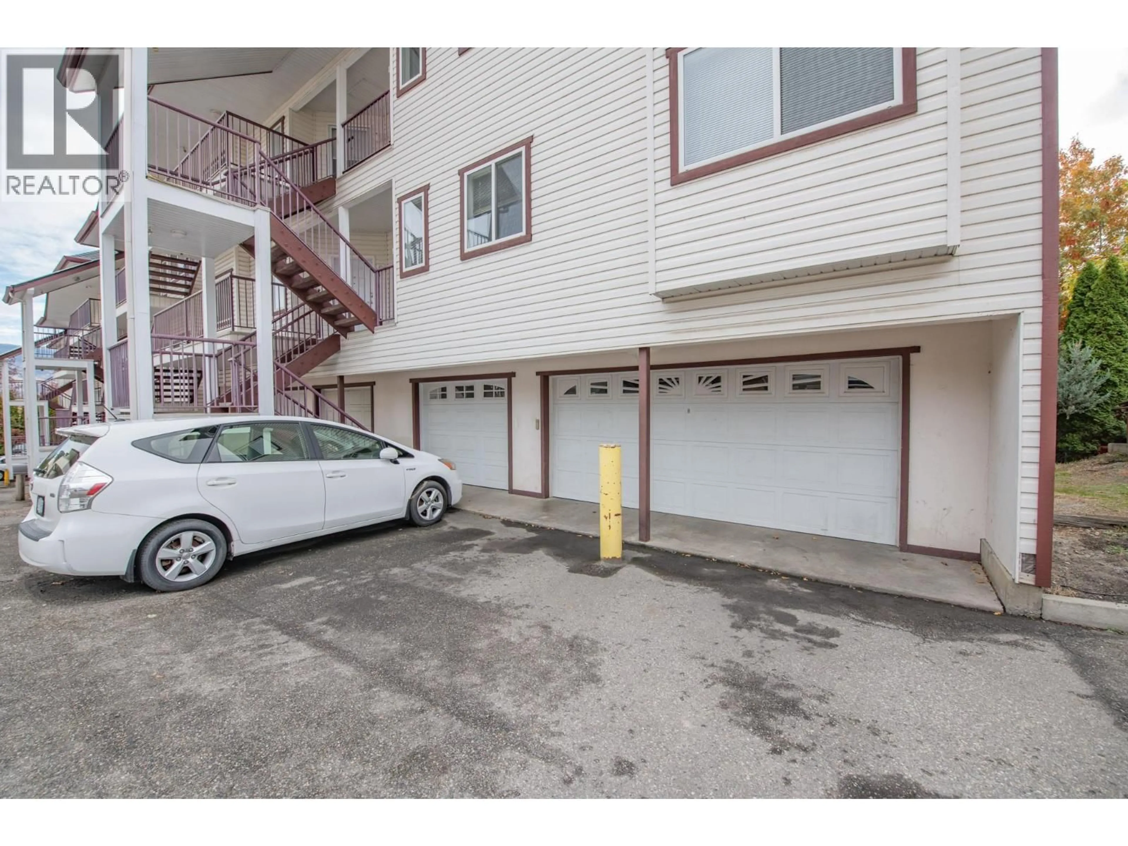 Indoor garage for 15 - 4800 HERITAGE DRIVE, Vernon British Columbia V1T7V4