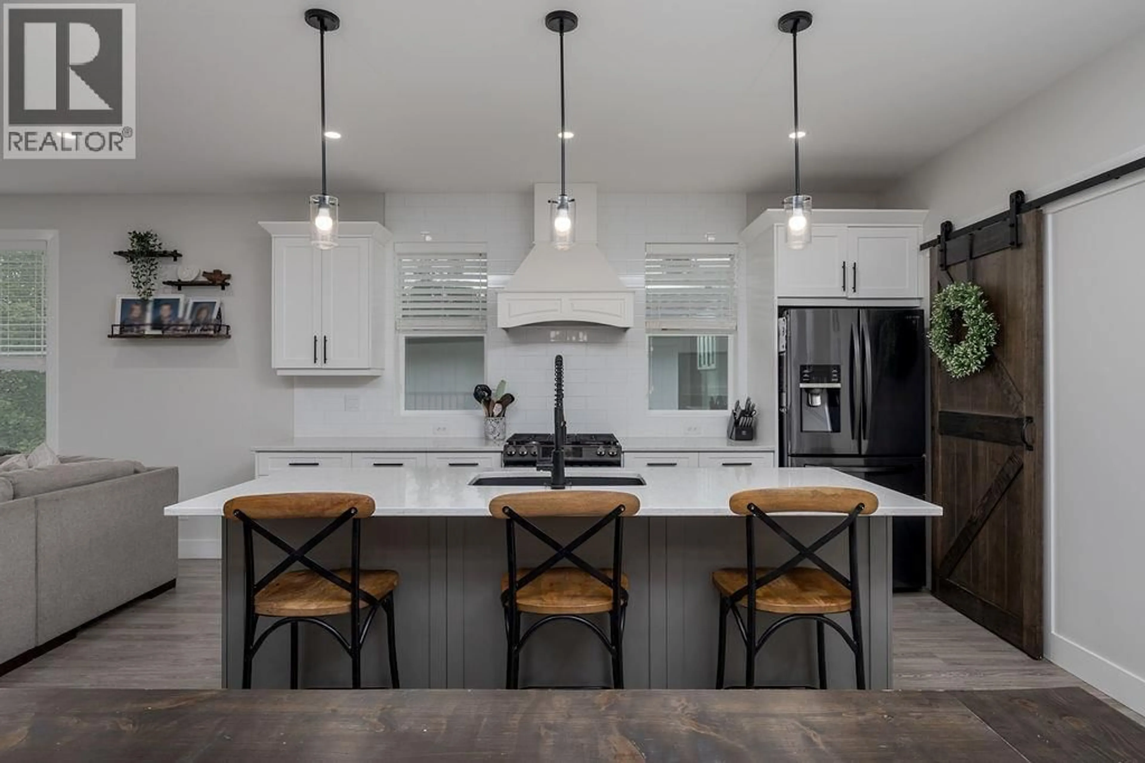 Contemporary kitchen, ceramic/tile floor for 20 15TH AVENUE SOUTHEAST, Salmon Arm British Columbia V1E0G3