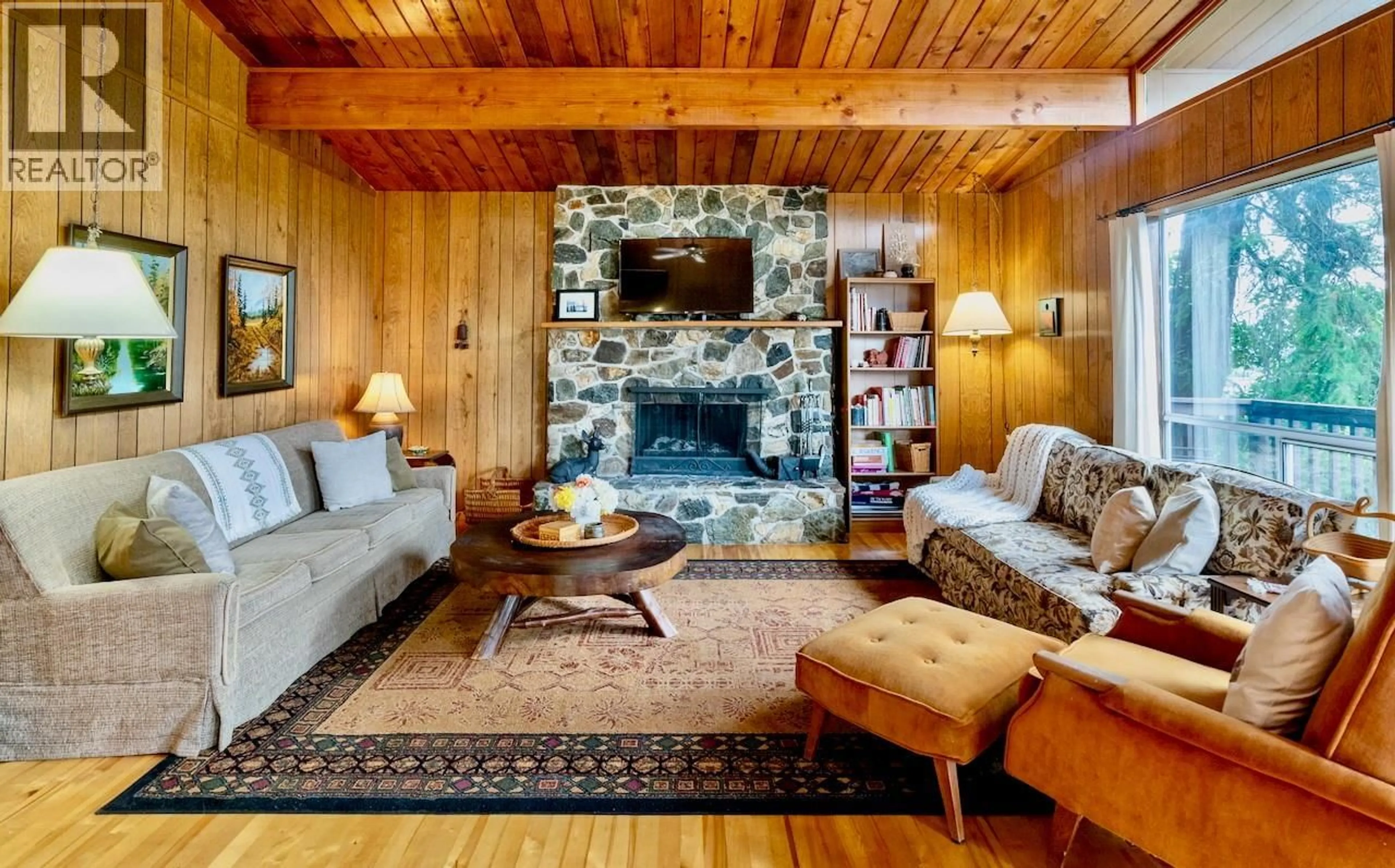 Living room with furniture, unknown for 2945 SQUILAX-ANGLEMONT ROAD, Lee Creek British Columbia V0E1M4