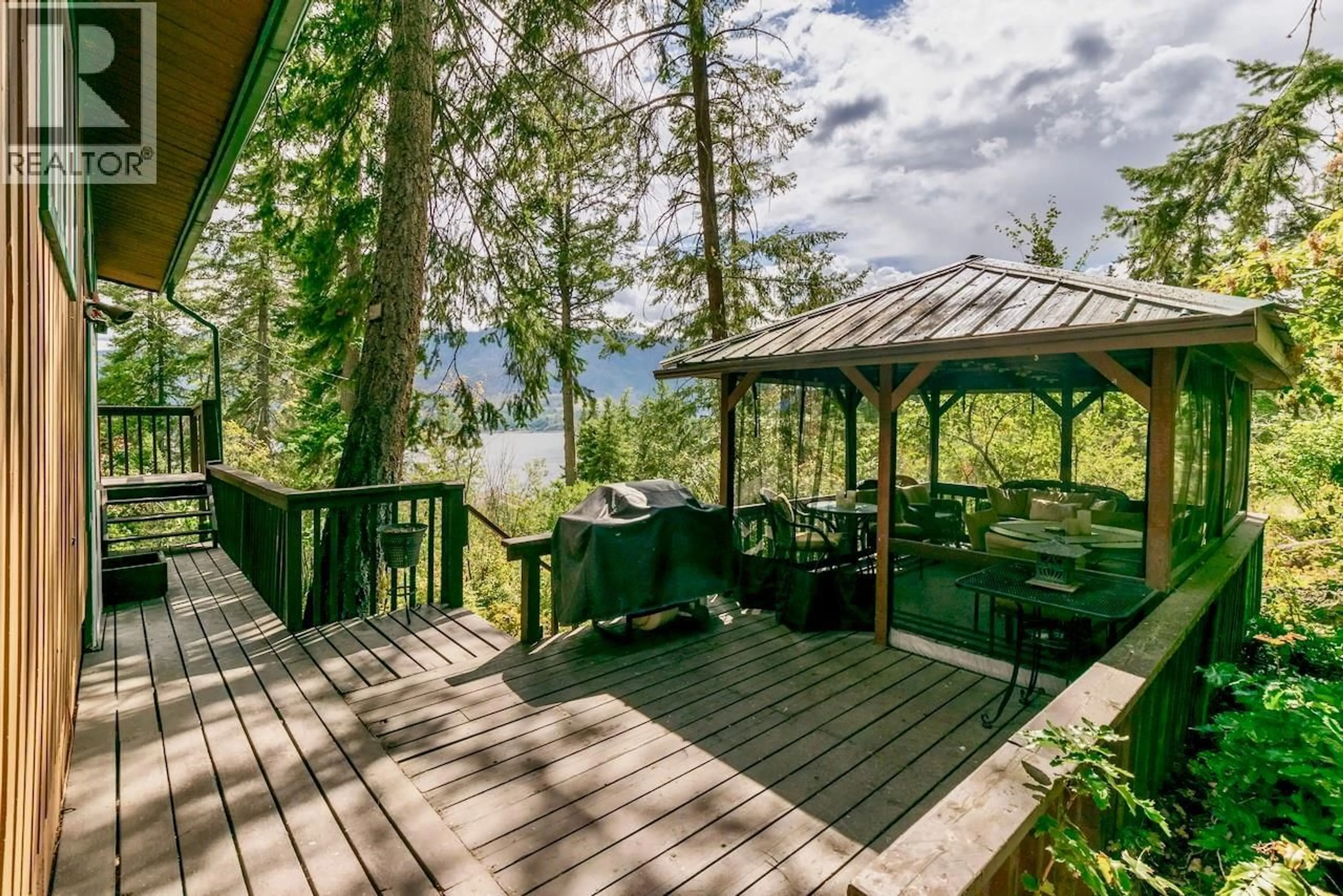 Patio, water/lake/river/ocean view for 2945 SQUILAX-ANGLEMONT ROAD, Lee Creek British Columbia V0E1M4