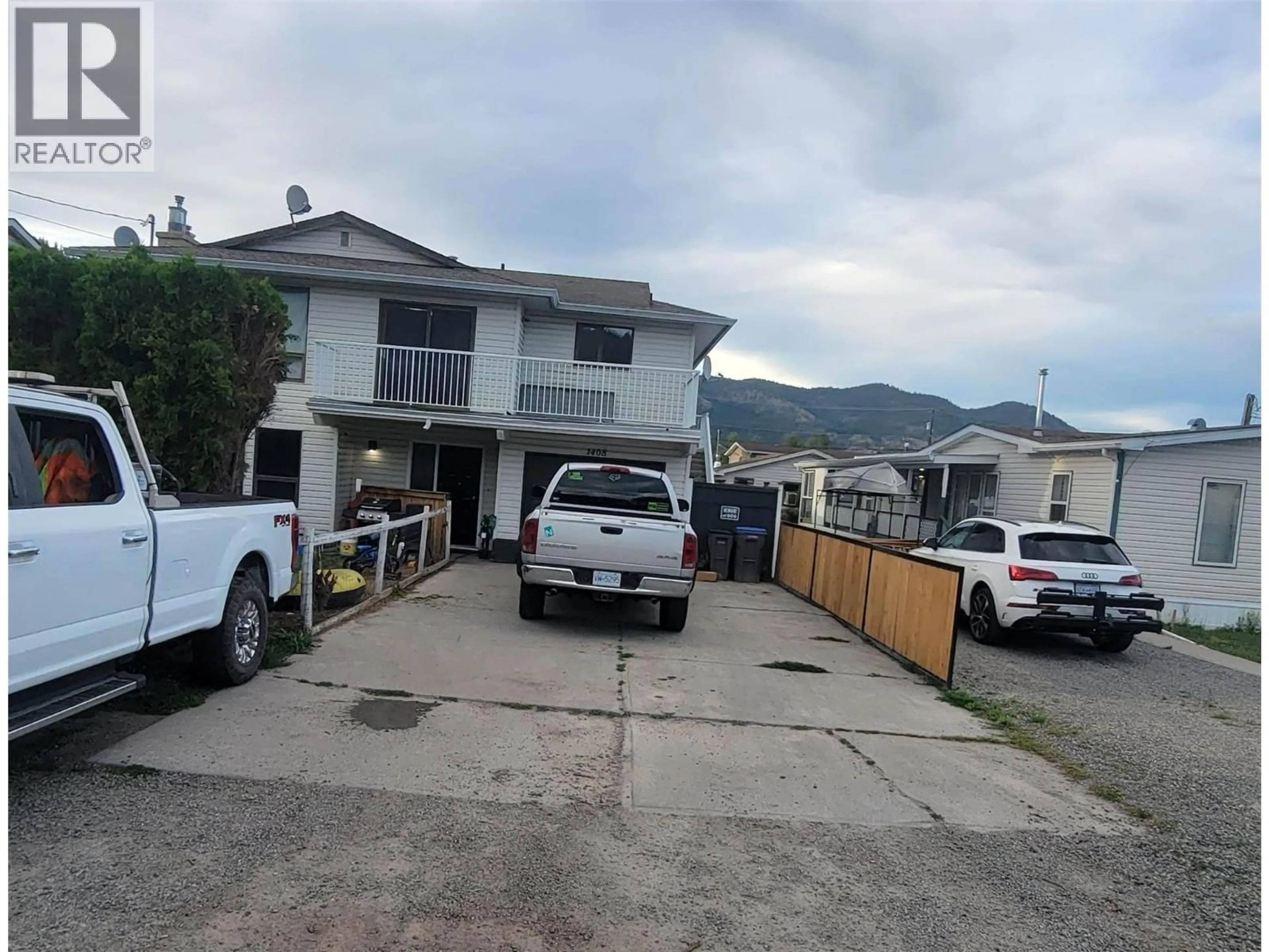 Parking for 1408 SPRUCE AVENUE, Merritt British Columbia V1K1L2