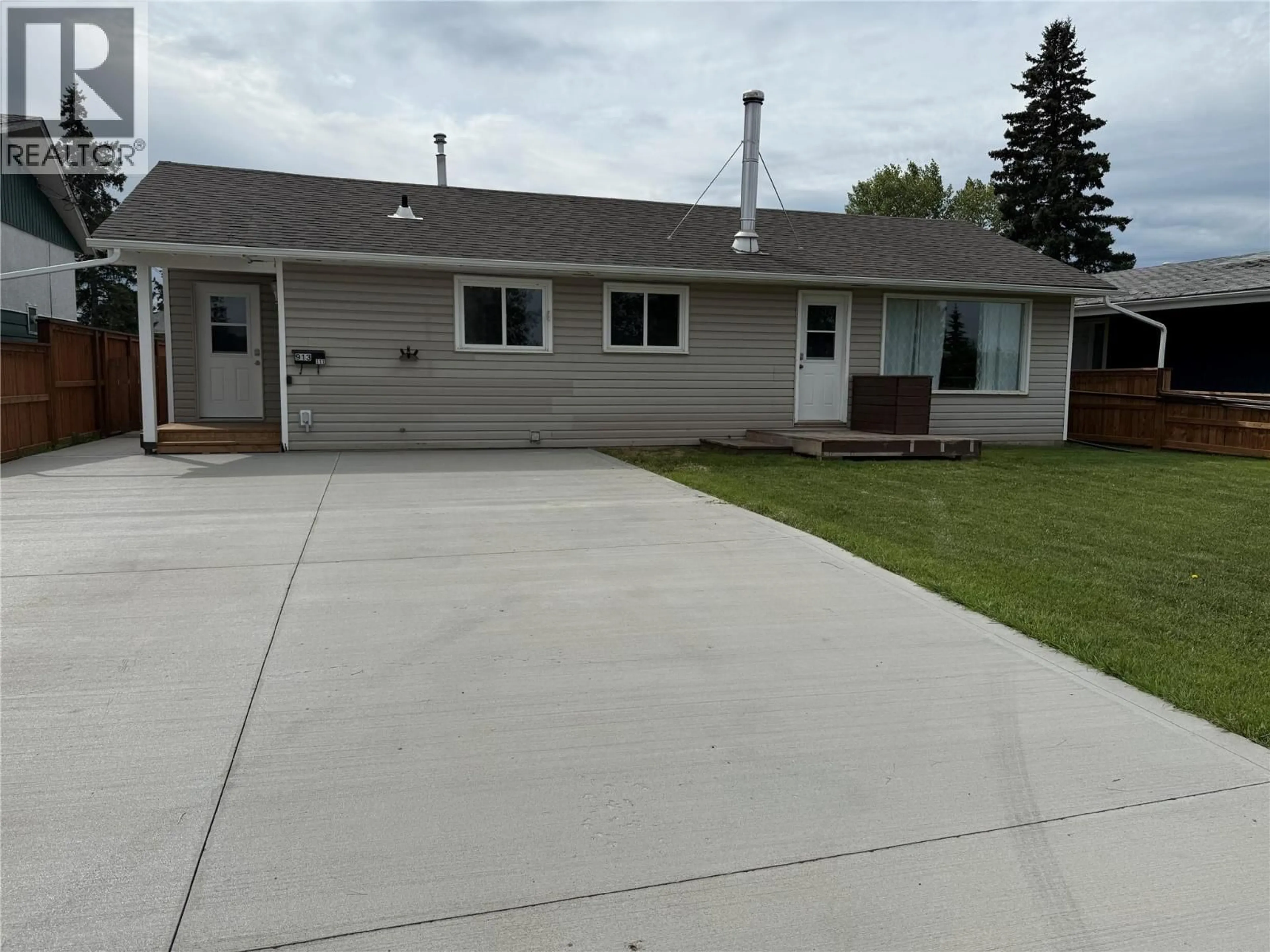 Unknown for 913 111 AVENUE, Dawson Creek British Columbia V1G2X4