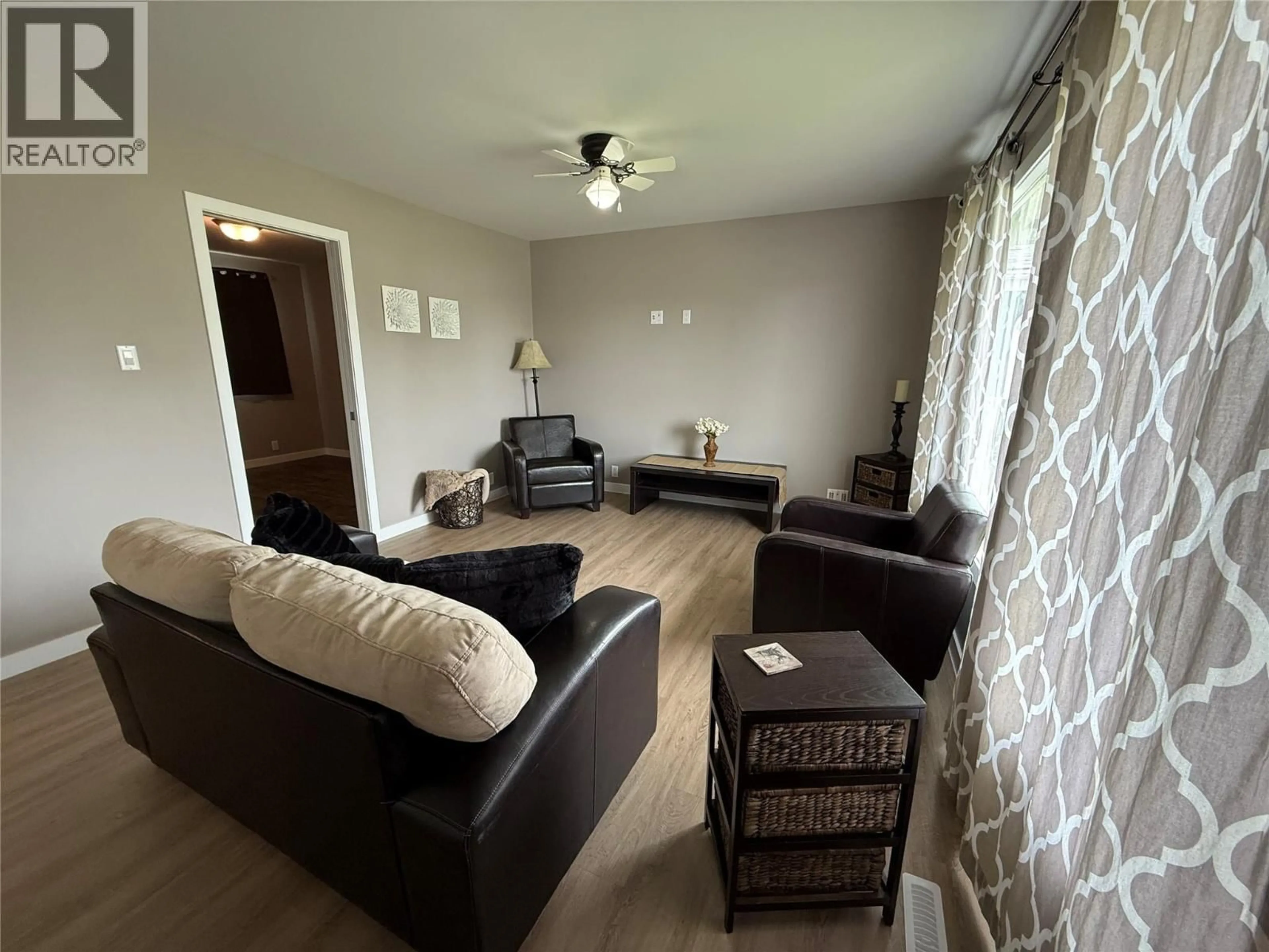 Living room with furniture, unknown for 913 111 AVENUE, Dawson Creek British Columbia V1G2X4
