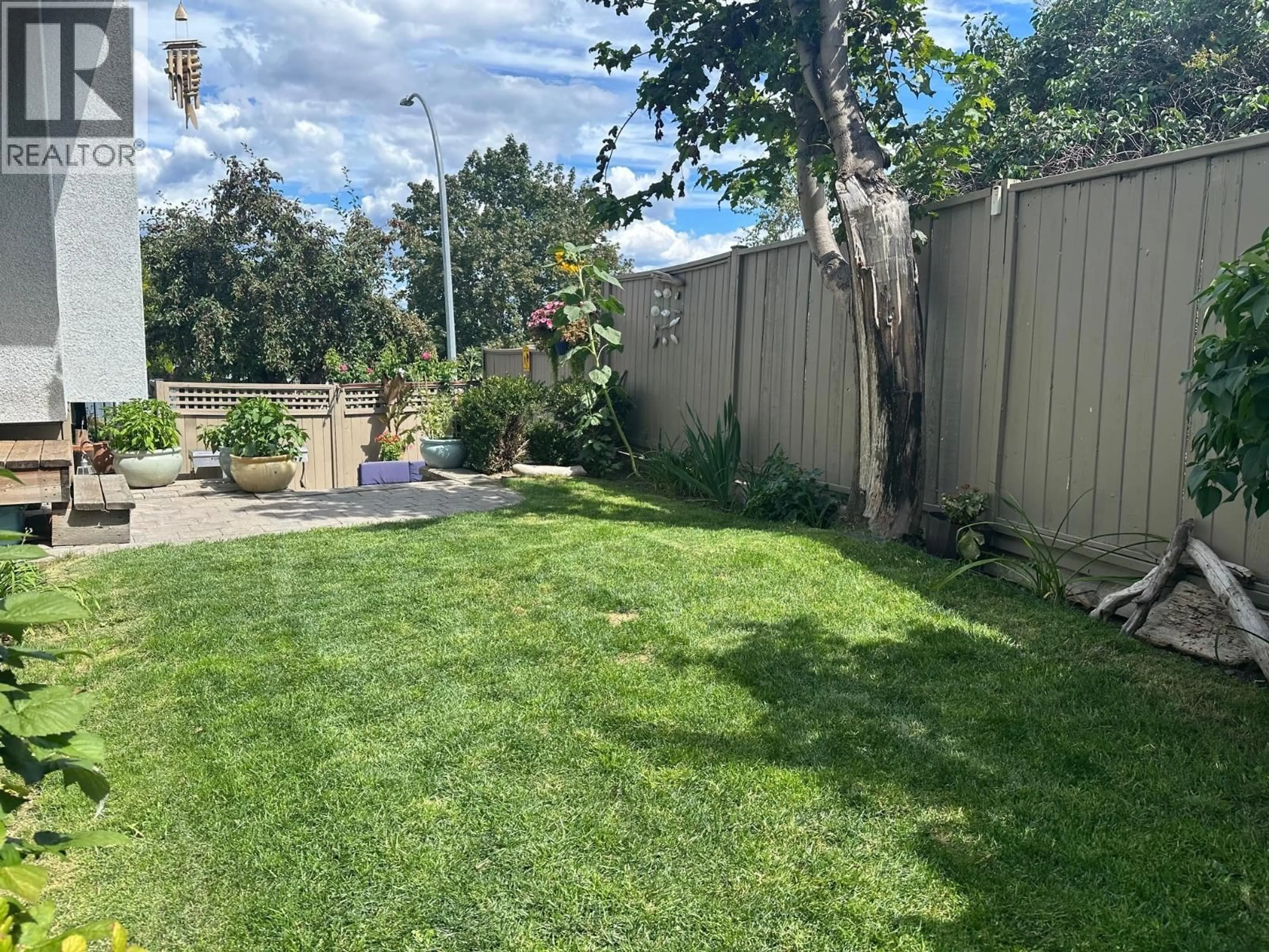 A pic from outside/outdoor area/front of a property/back of a property/a pic from drone, unknown for 1210 MONASHEE COURT, Kamloops British Columbia V2C6B3