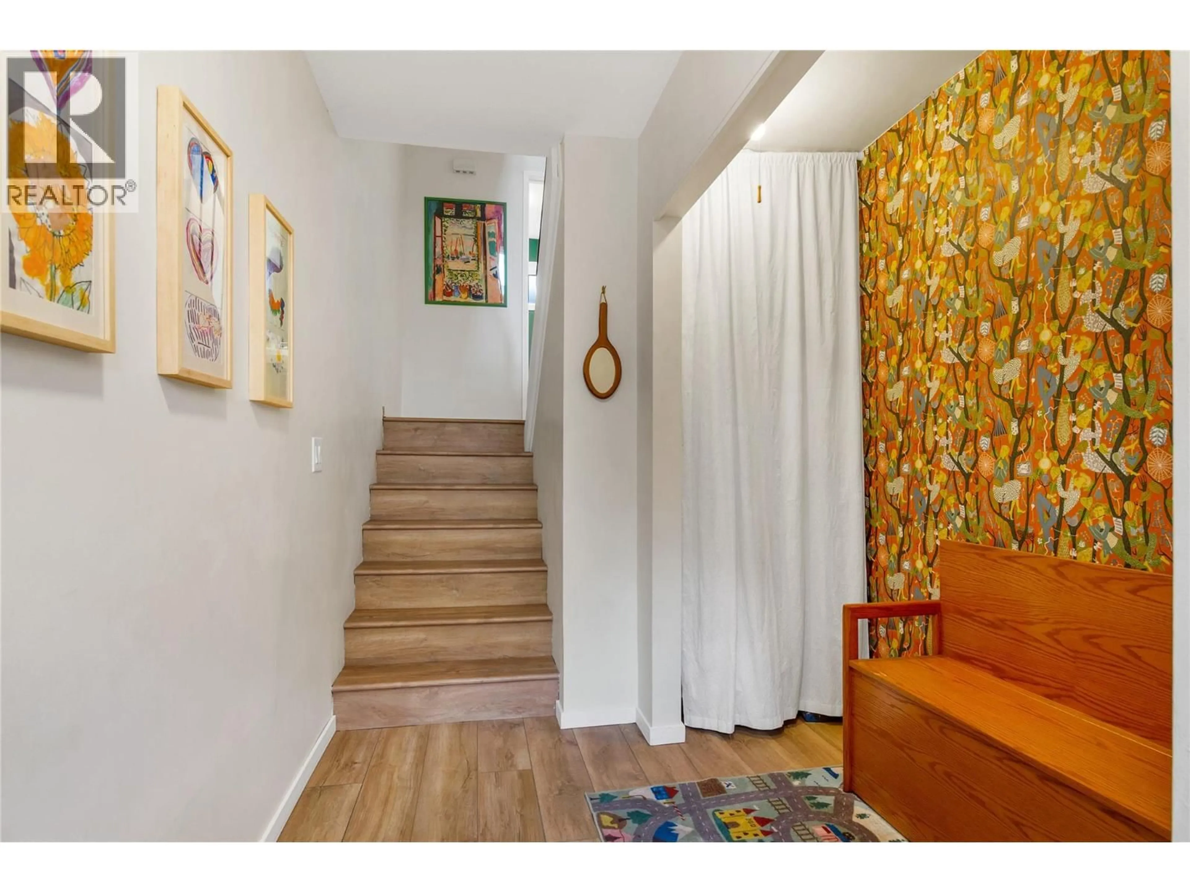 Indoor entryway for 21 - 1985 BURTCH ROAD, Kelowna British Columbia V1Y4B4