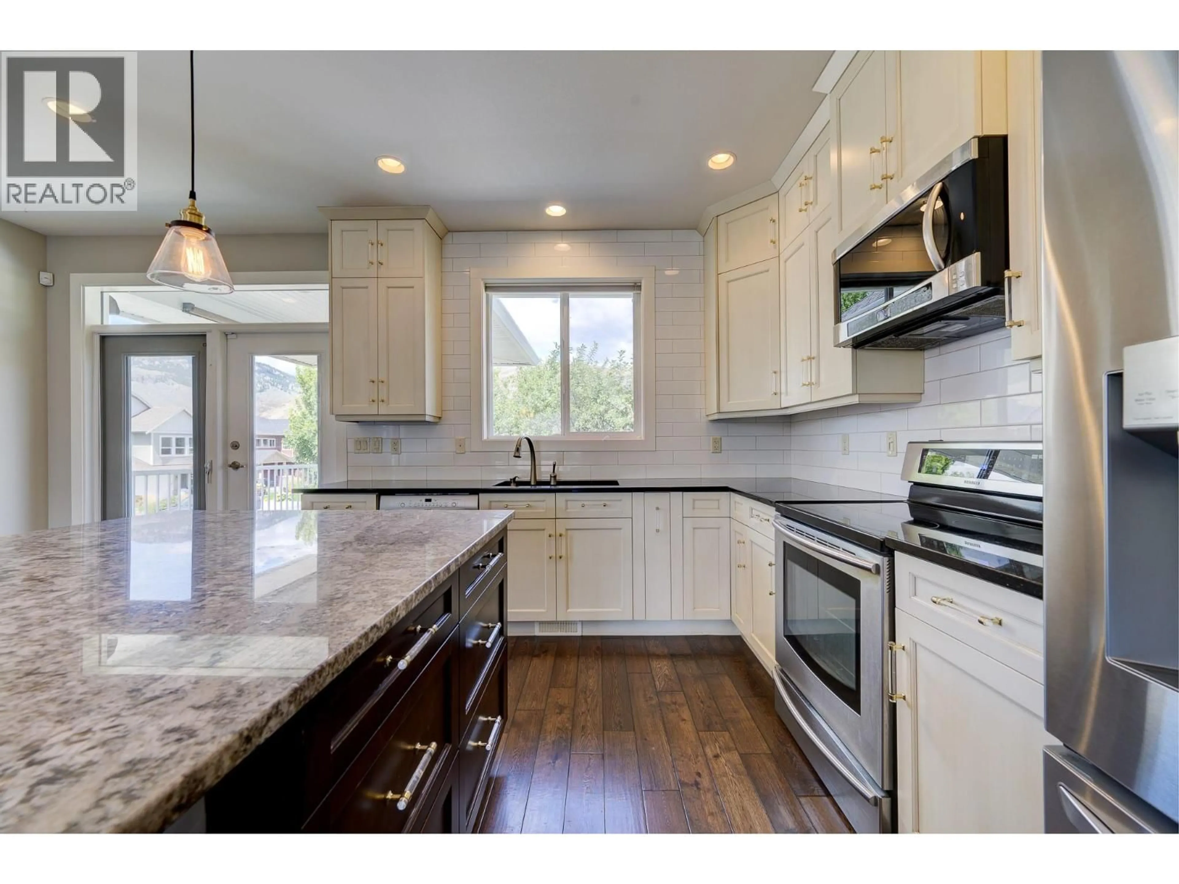 Open concept kitchen, unknown for 2680 STANKO WAY, Kamloops British Columbia V2B0C1
