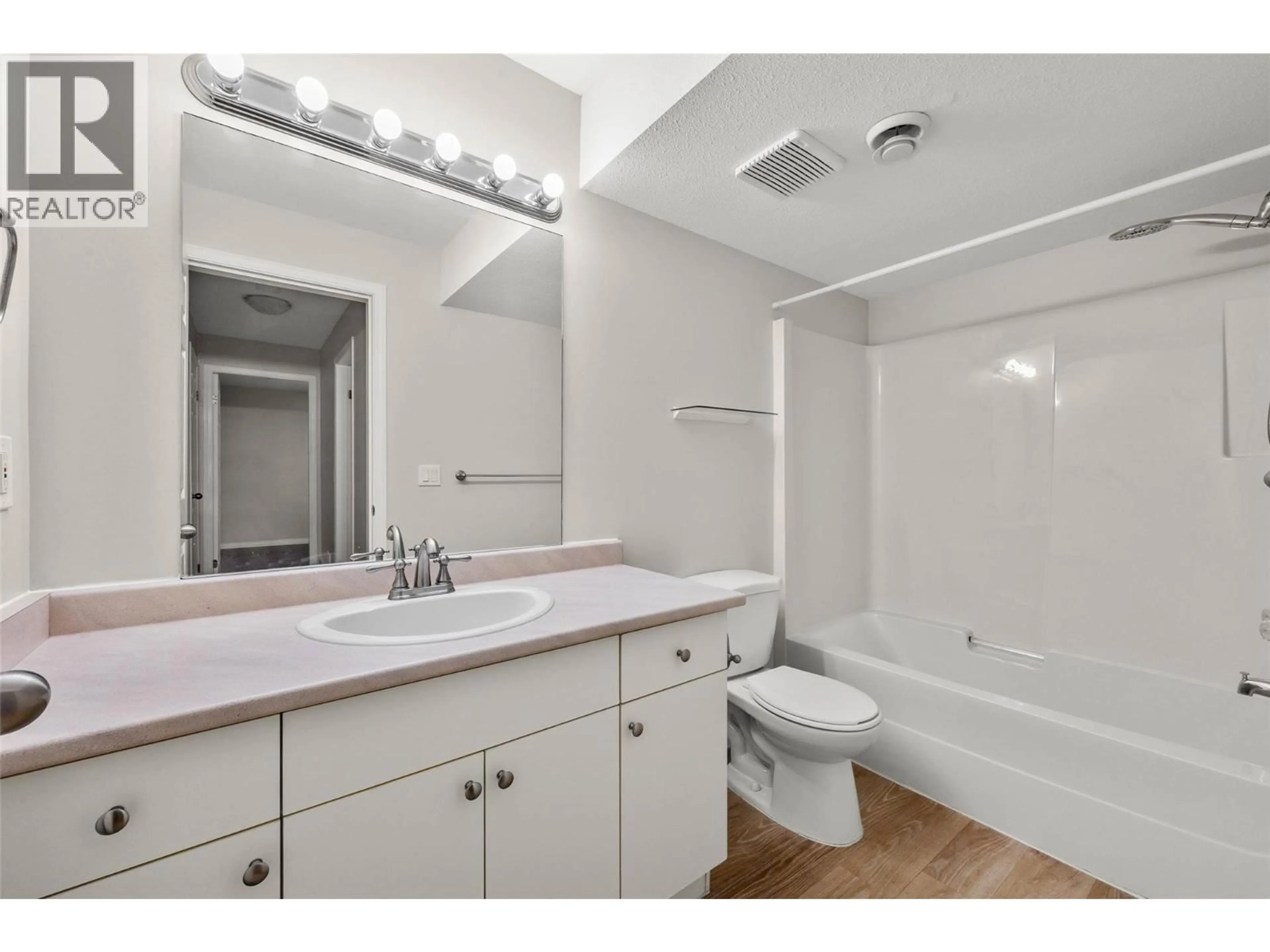Standard bathroom, unknown for 55 - 383 COLUMBIA STREET WEST, Kamloops British Columbia V2C1K5