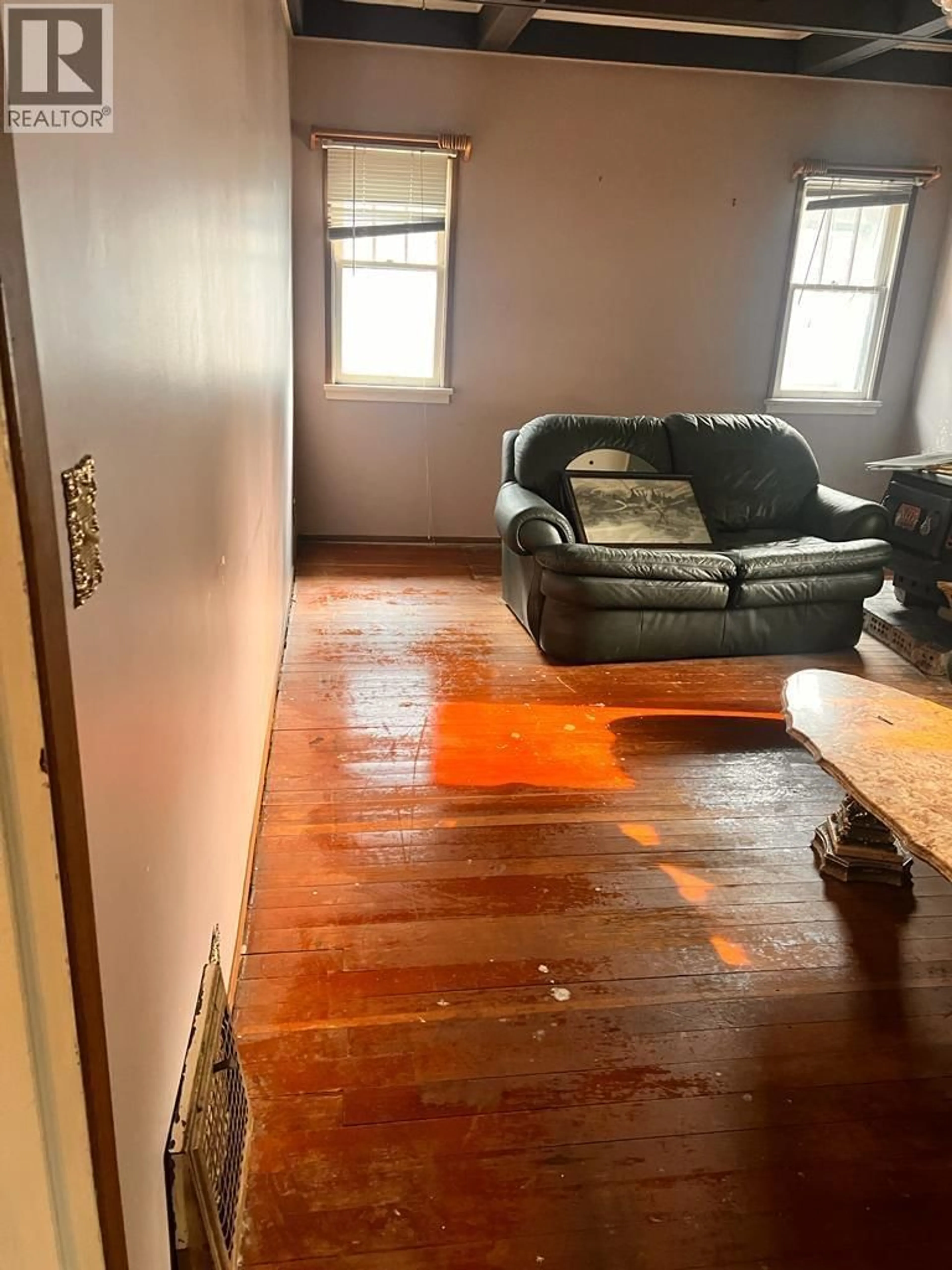 A pic of a room for 468 VAN HORNE STREET, Penticton British Columbia V2A4K7