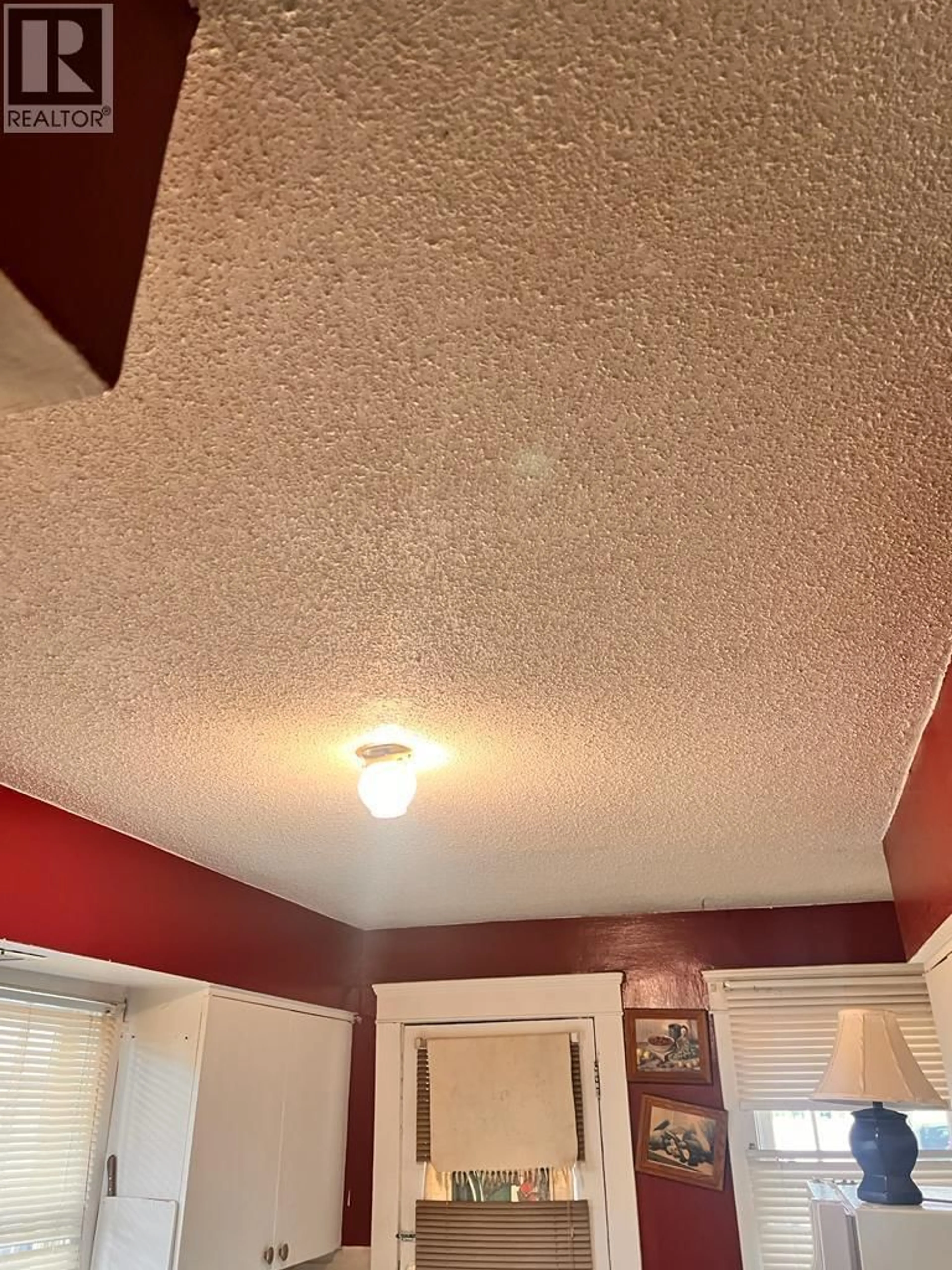 A pic of a room for 468 VAN HORNE STREET, Penticton British Columbia V2A4K7