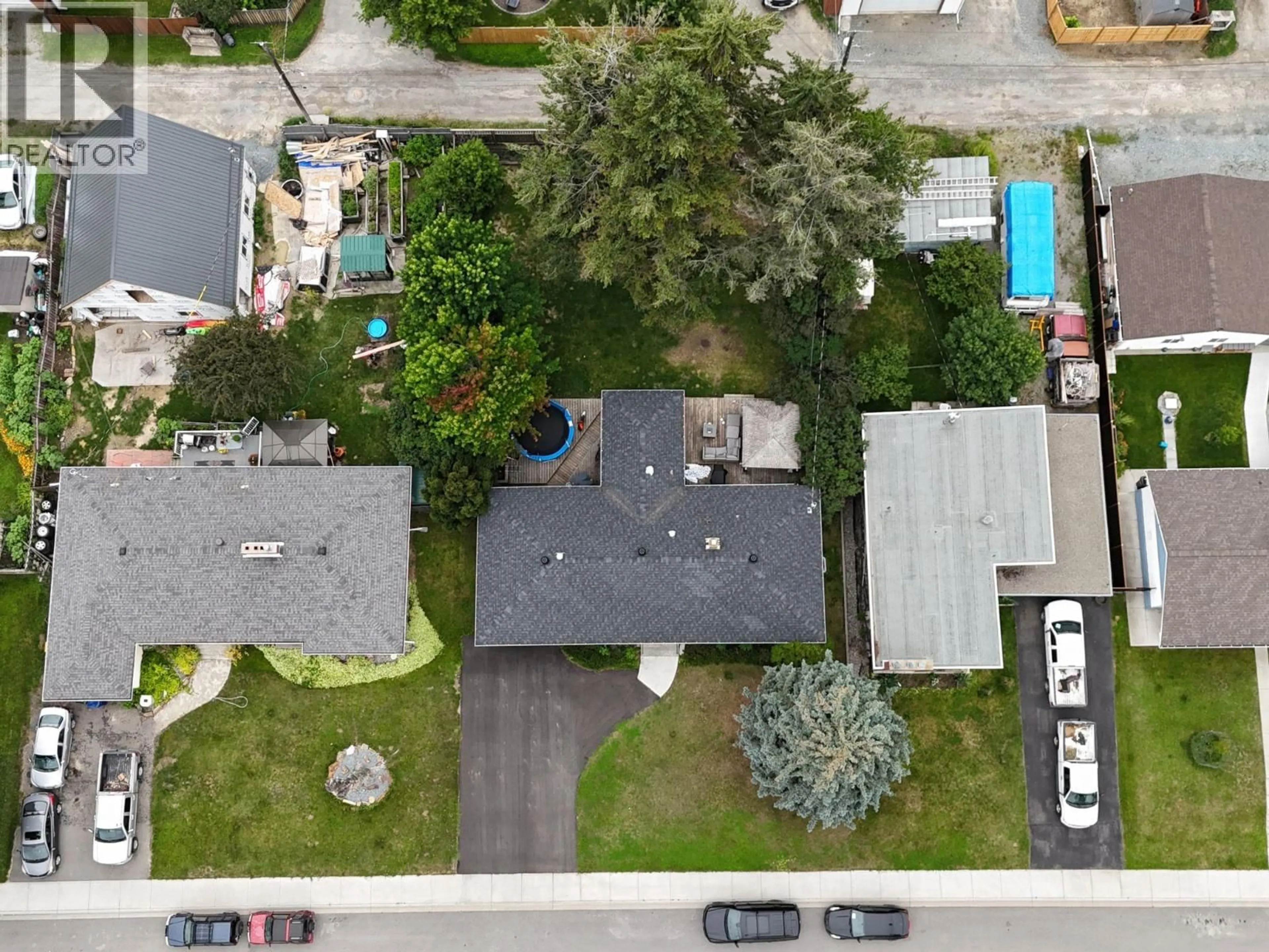 A pic from outside/outdoor area/front of a property/back of a property/a pic from drone, street for 709 9TH STREET SOUTH, Cranbrook British Columbia V1C1R6