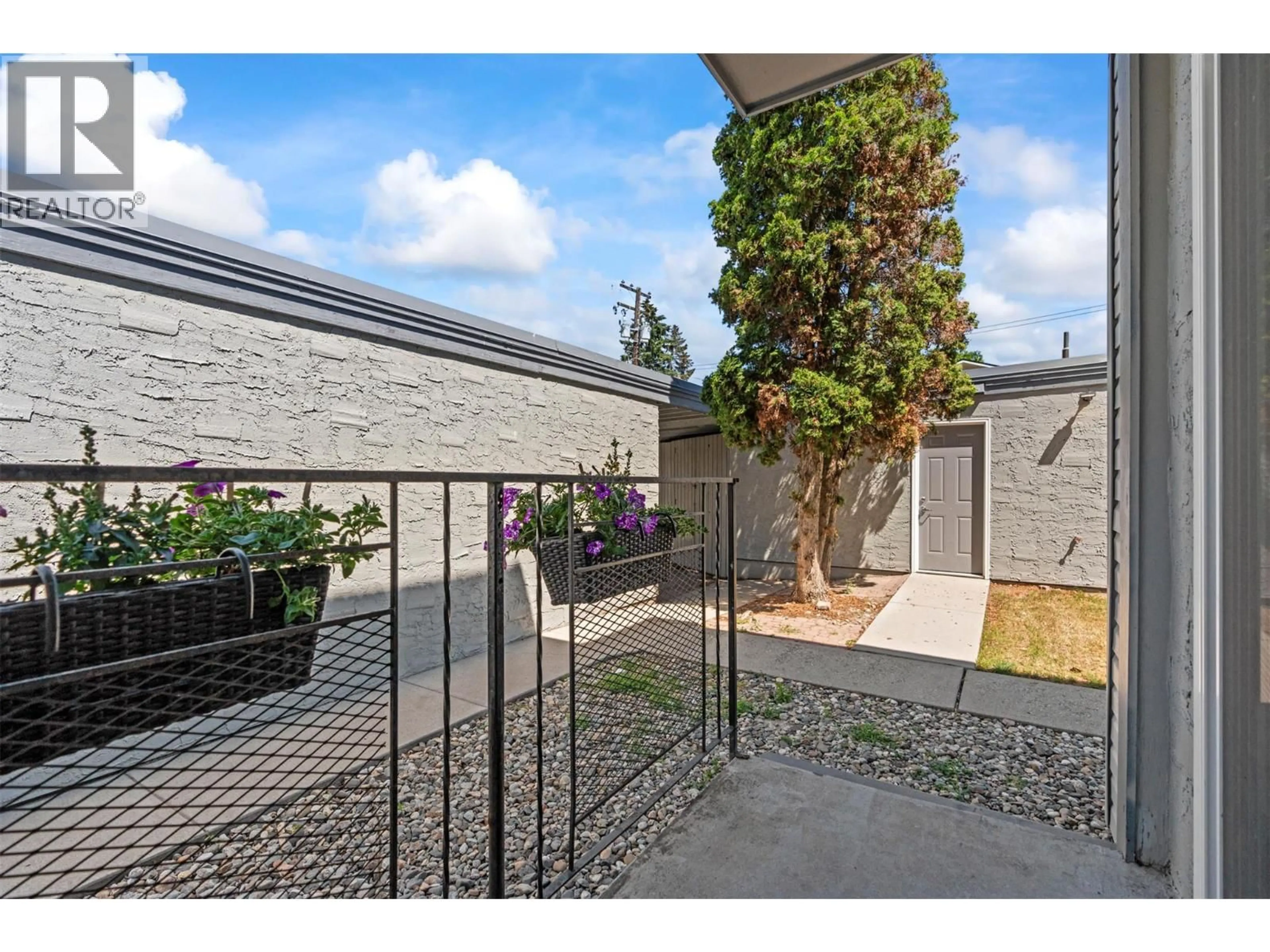 Patio, street for 103 - 4101 ALEXIS PARK DRIVE, Vernon British Columbia V1T6H2