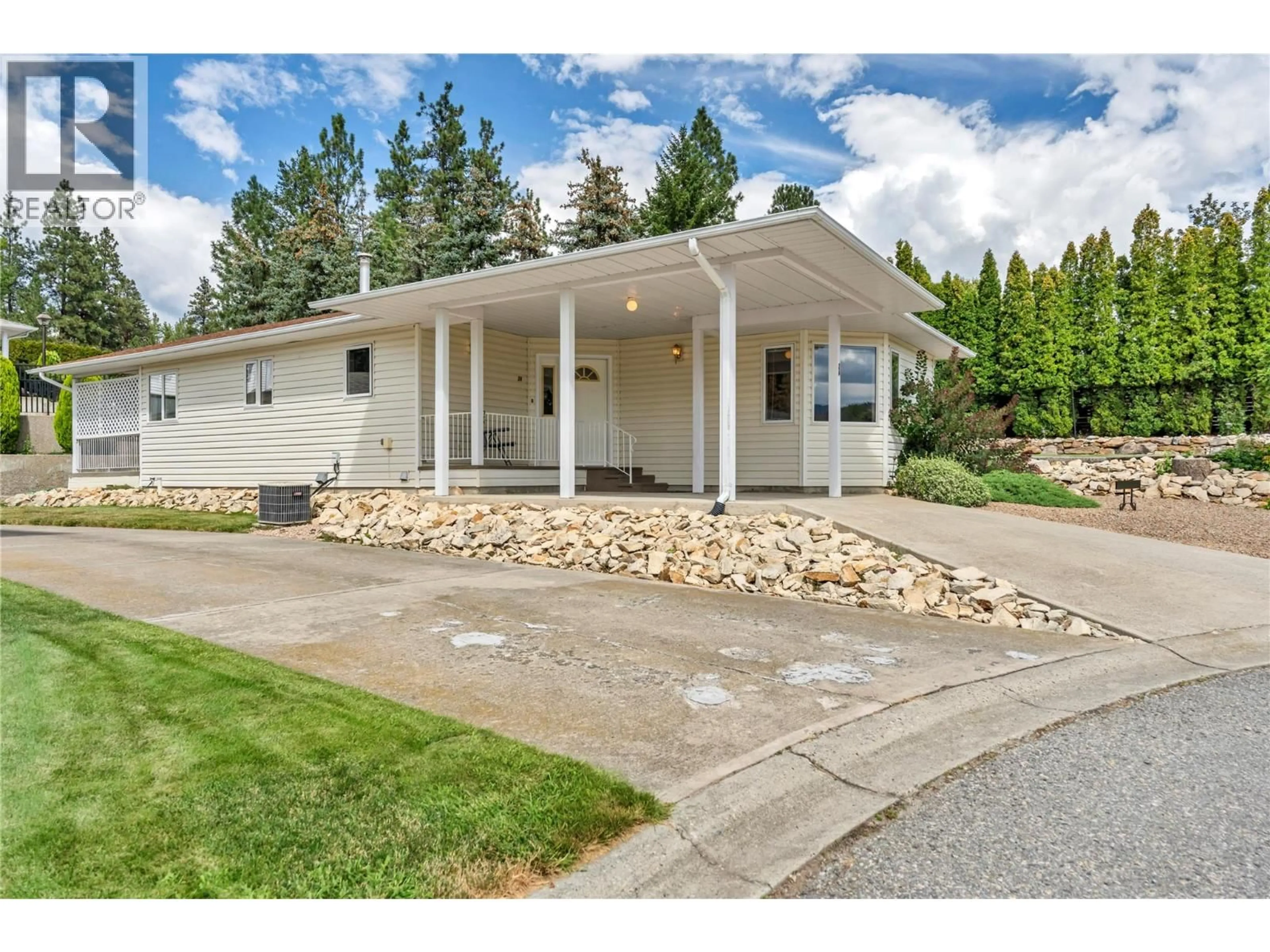 Home with vinyl exterior material, unknown for 24 - 17017 SNOW AVENUE, Summerland British Columbia V0H1Z6