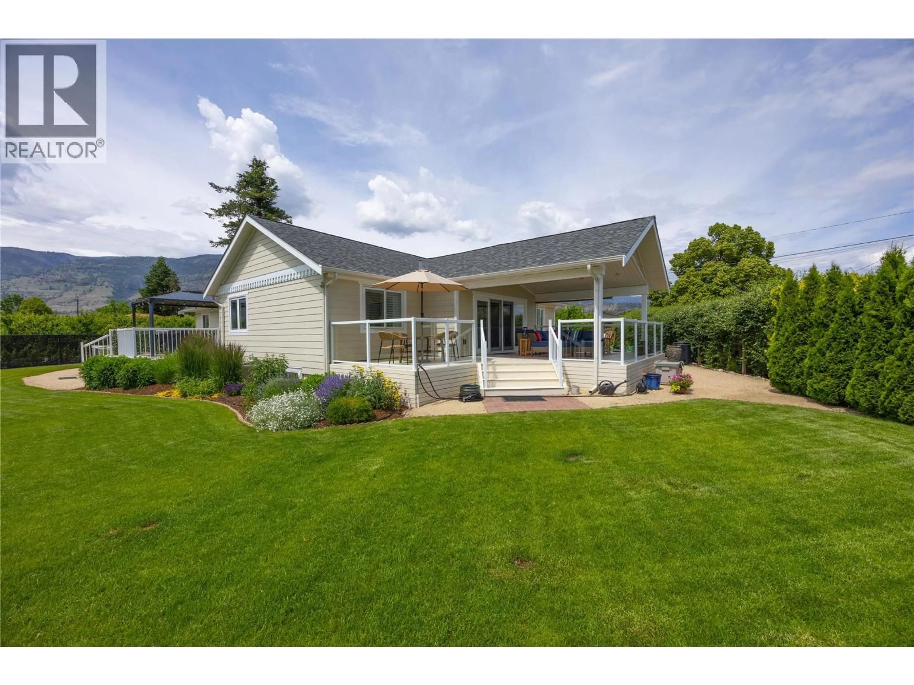 Home with vinyl exterior material, unknown for 5609 YARROW STREET, Oliver British Columbia V0H1T9