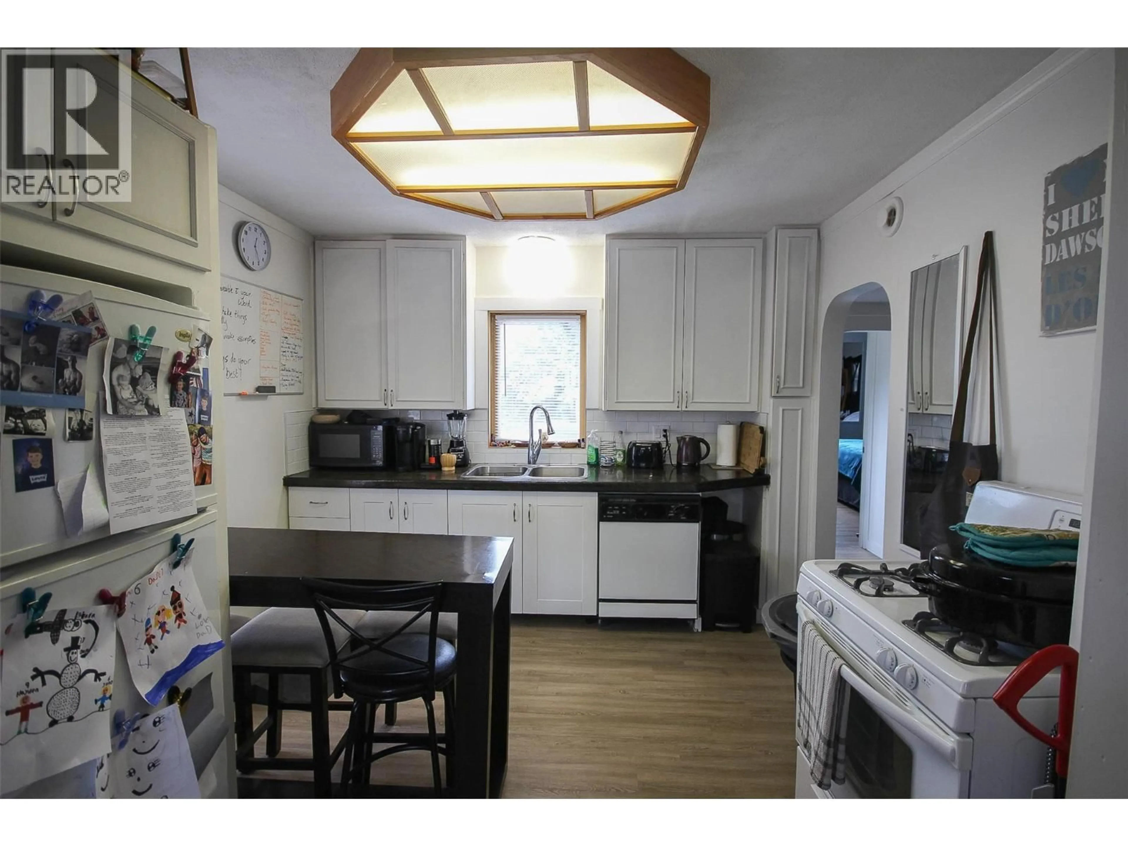 Standard kitchen, unknown for 1125 103 AVENUE, Dawson Creek British Columbia V1G2G8