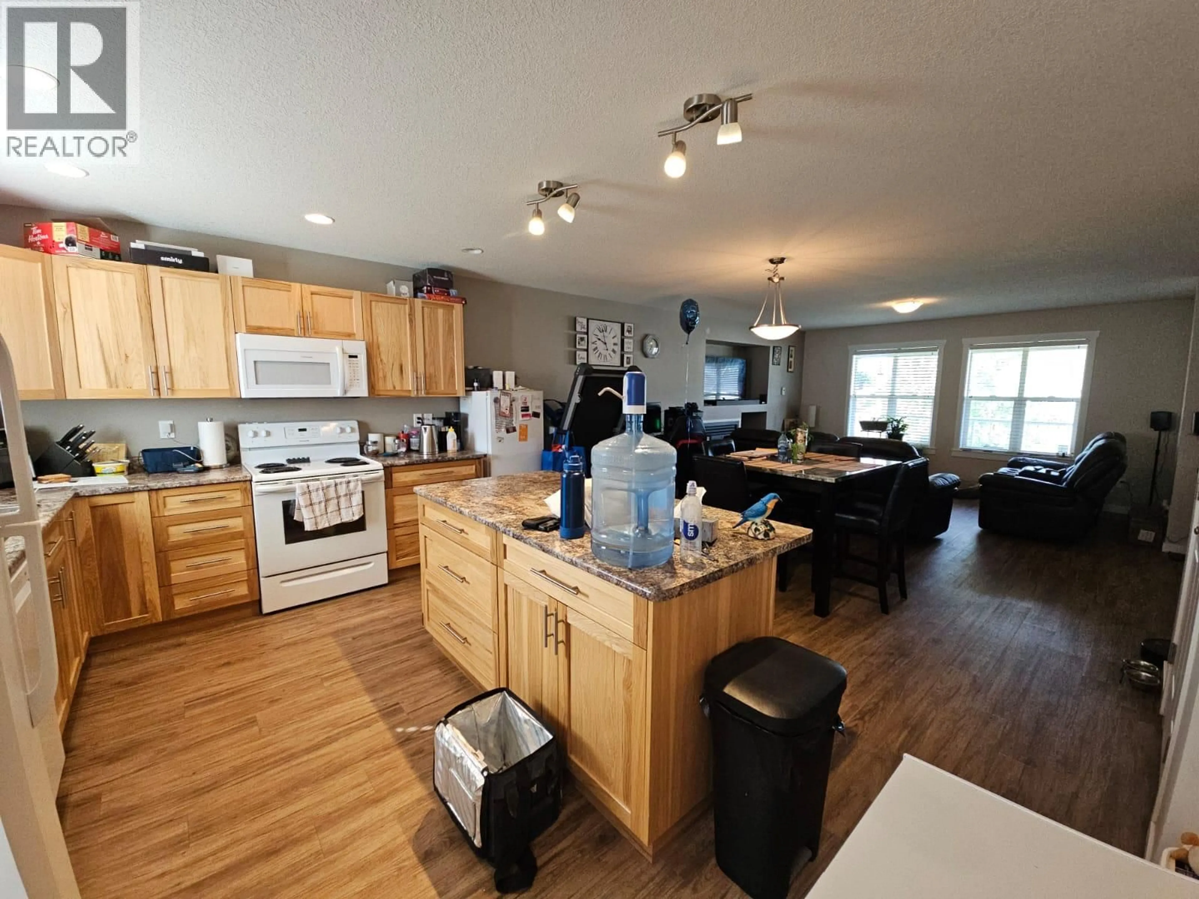 Open concept kitchen, unknown for 5214 41 STREET NORTHEAST, Chetwynd British Columbia V0C1J0