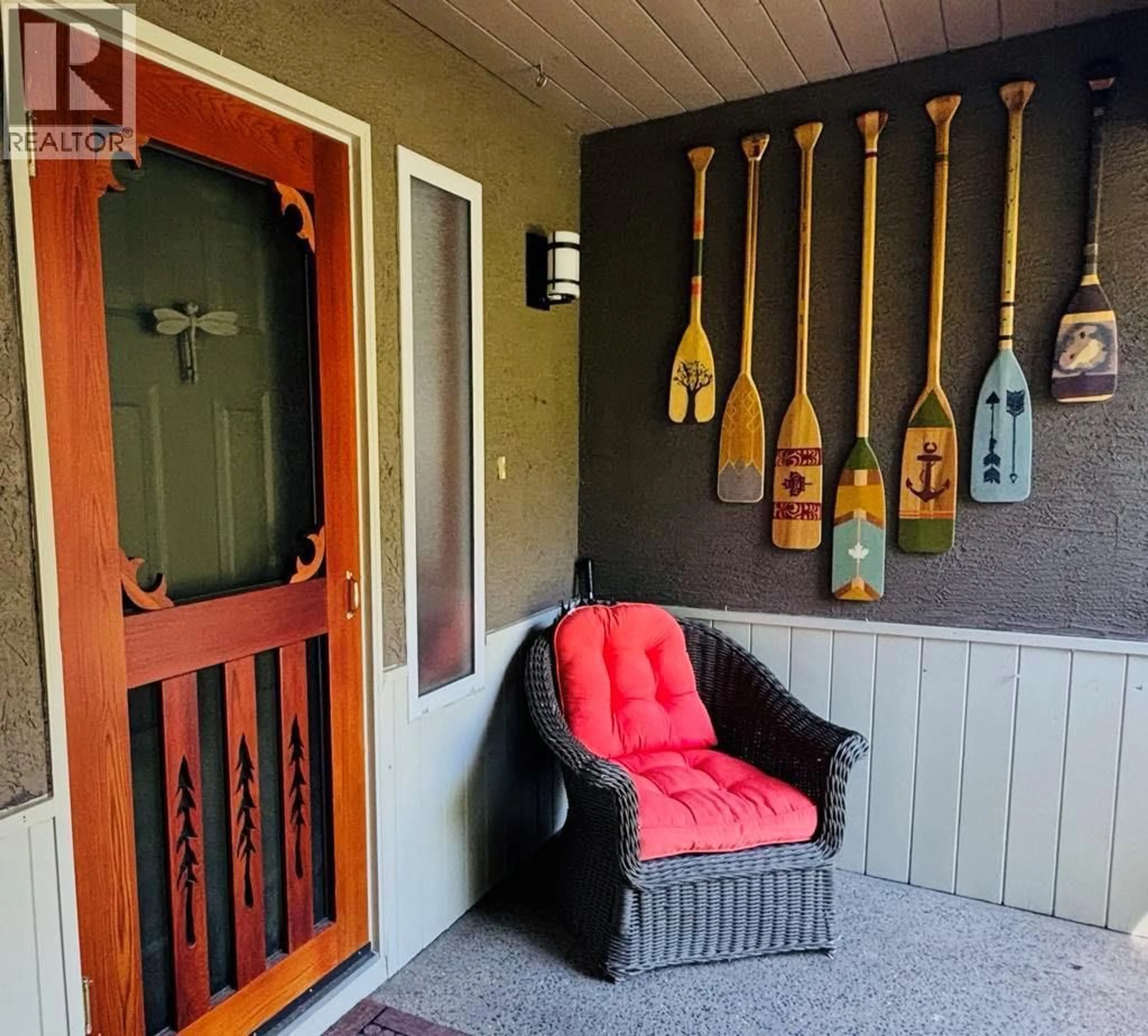 Indoor entryway for 2273 LAKEVIEW DRIVE, Sorrento British Columbia V0E2W2