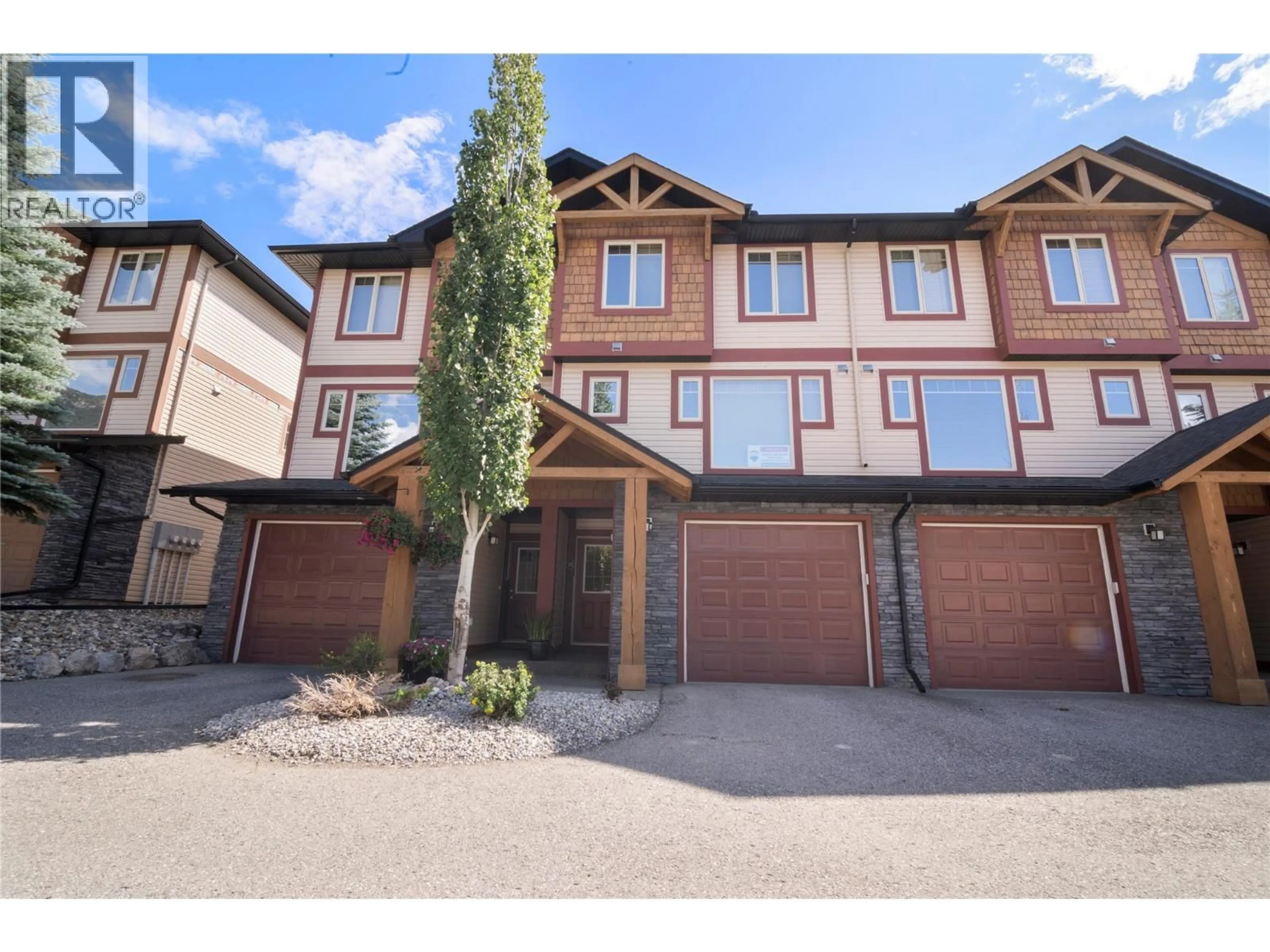 A pic from outside/outdoor area/front of a property/back of a property/a pic from drone, unknown for 18 - 4878 RIDGE ROAD, Radium Hot Springs British Columbia V0A1M0