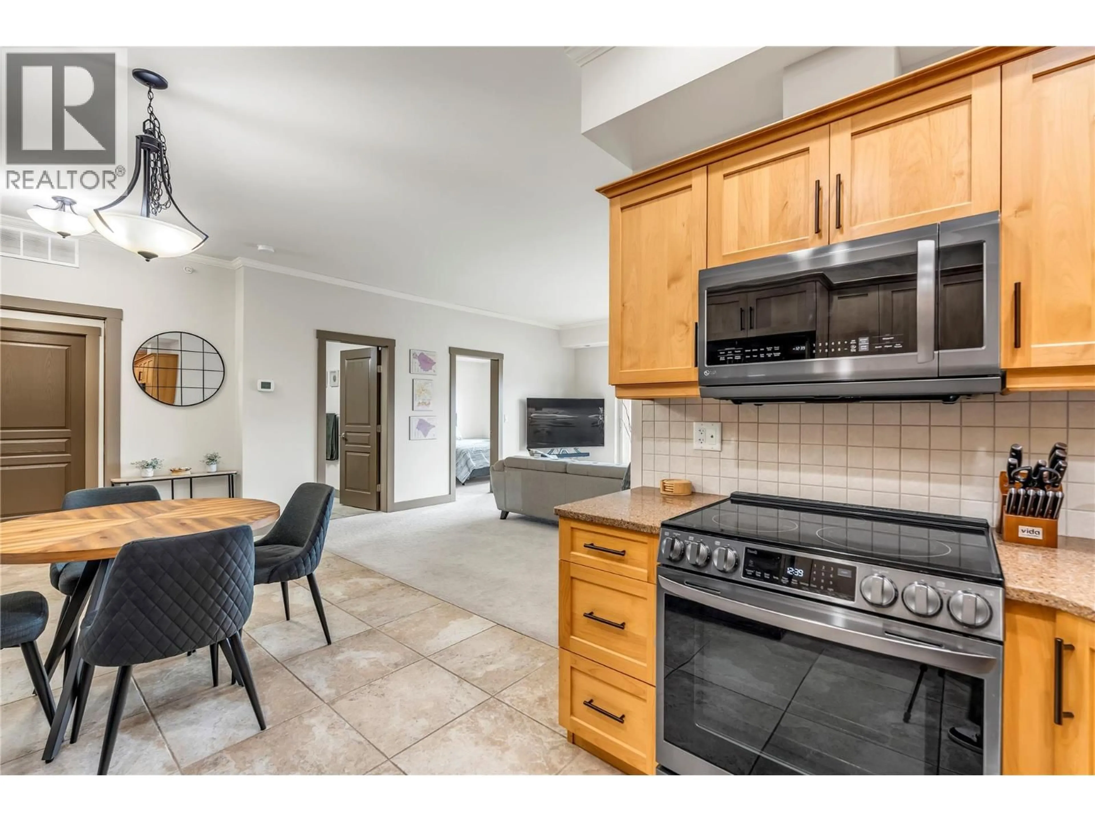 Standard kitchen, ceramic/tile floor for 402 - 873 FORESTBROOK DRIVE, Penticton British Columbia V2A2E9