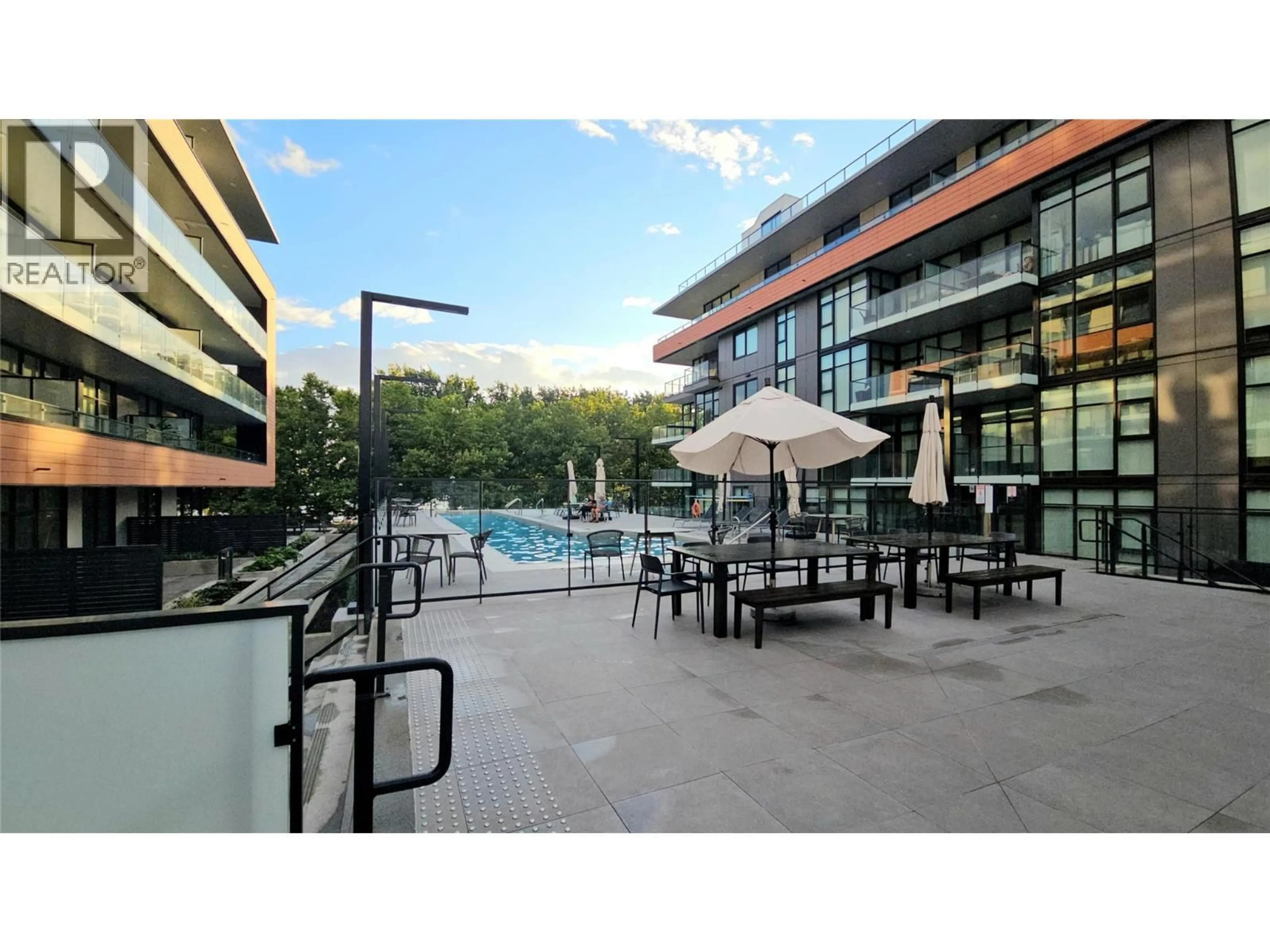 Patio, unknown for 305 - 3409 LAKESHORE ROAD, Kelowna British Columbia V1W0G6