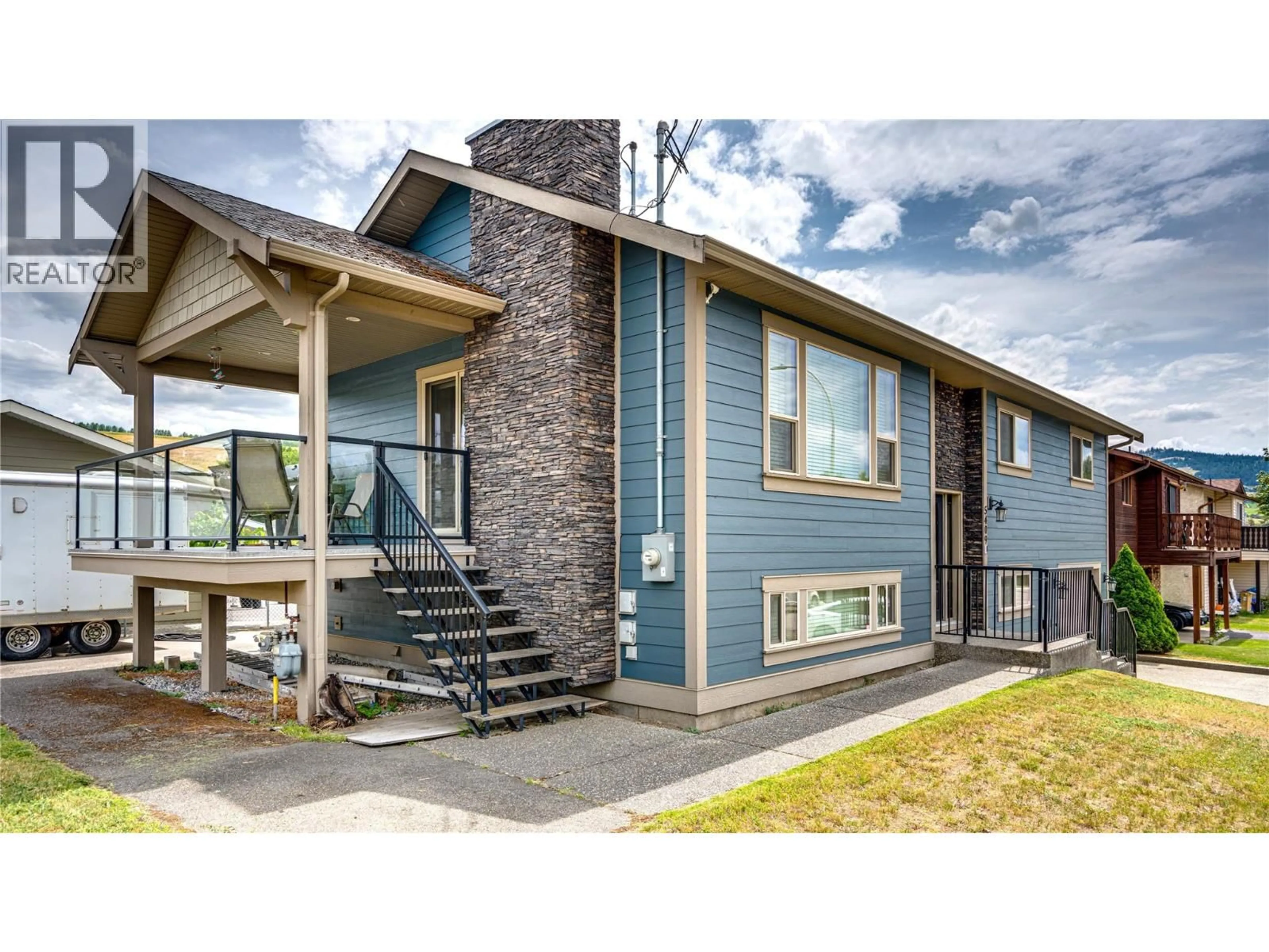 Home with vinyl exterior material, unknown for 5409 WILLOW DRIVE, Vernon British Columbia V1T2E4