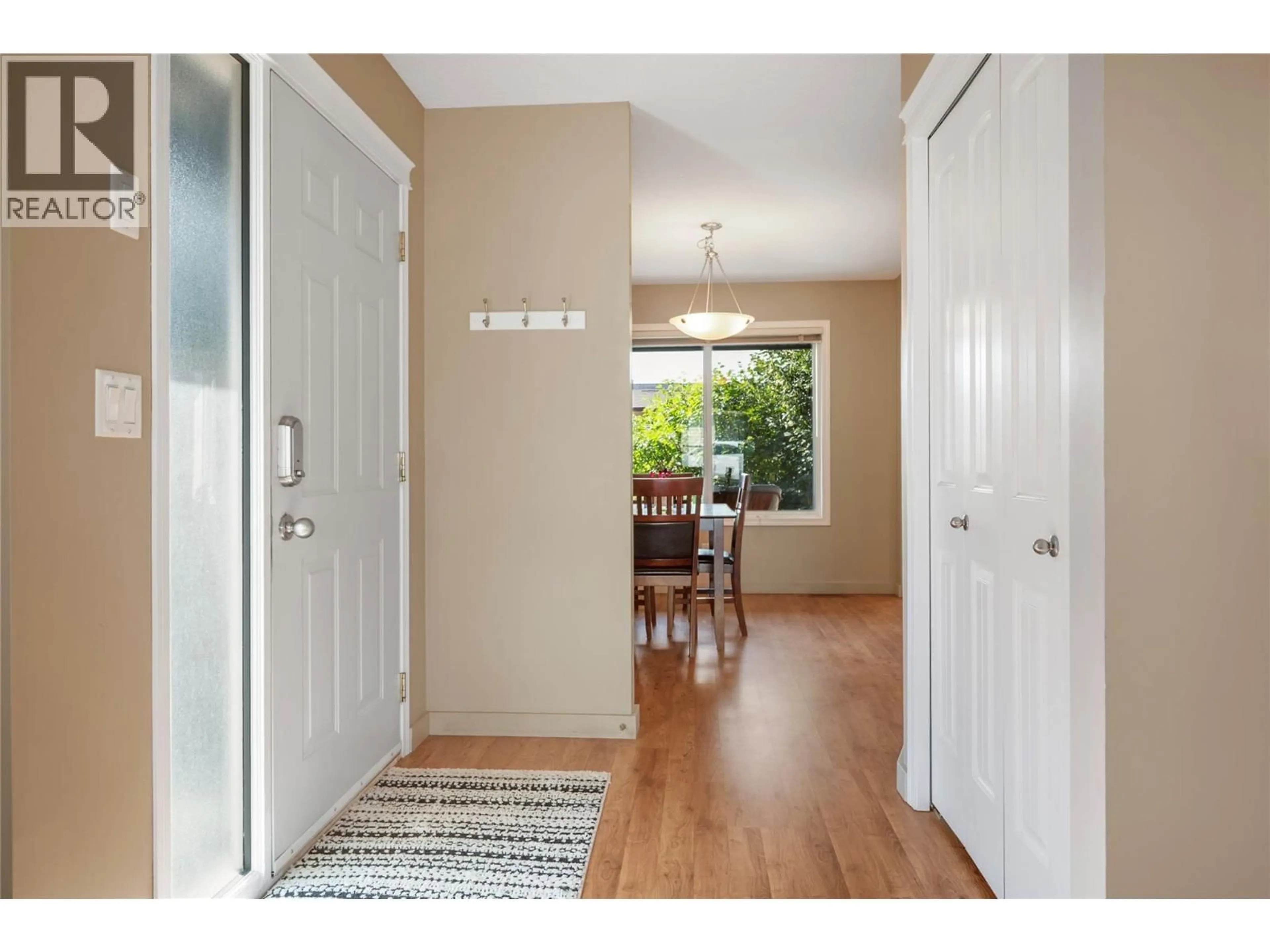Indoor entryway for 6 - 4407 20 STREET, Vernon British Columbia V1T9T9