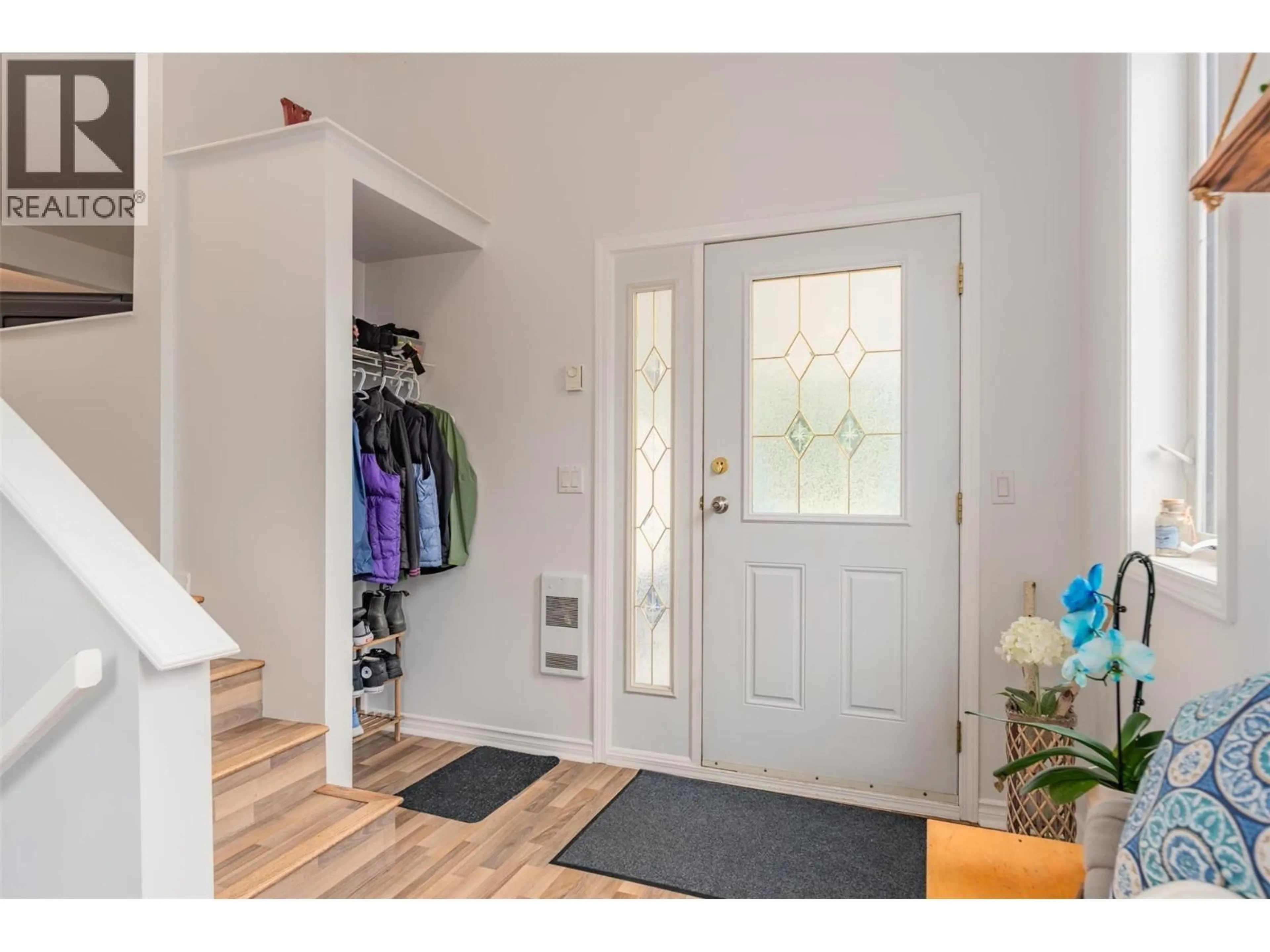 Indoor entryway for 705 8TH AVENUE, Montrose British Columbia V0G1P0