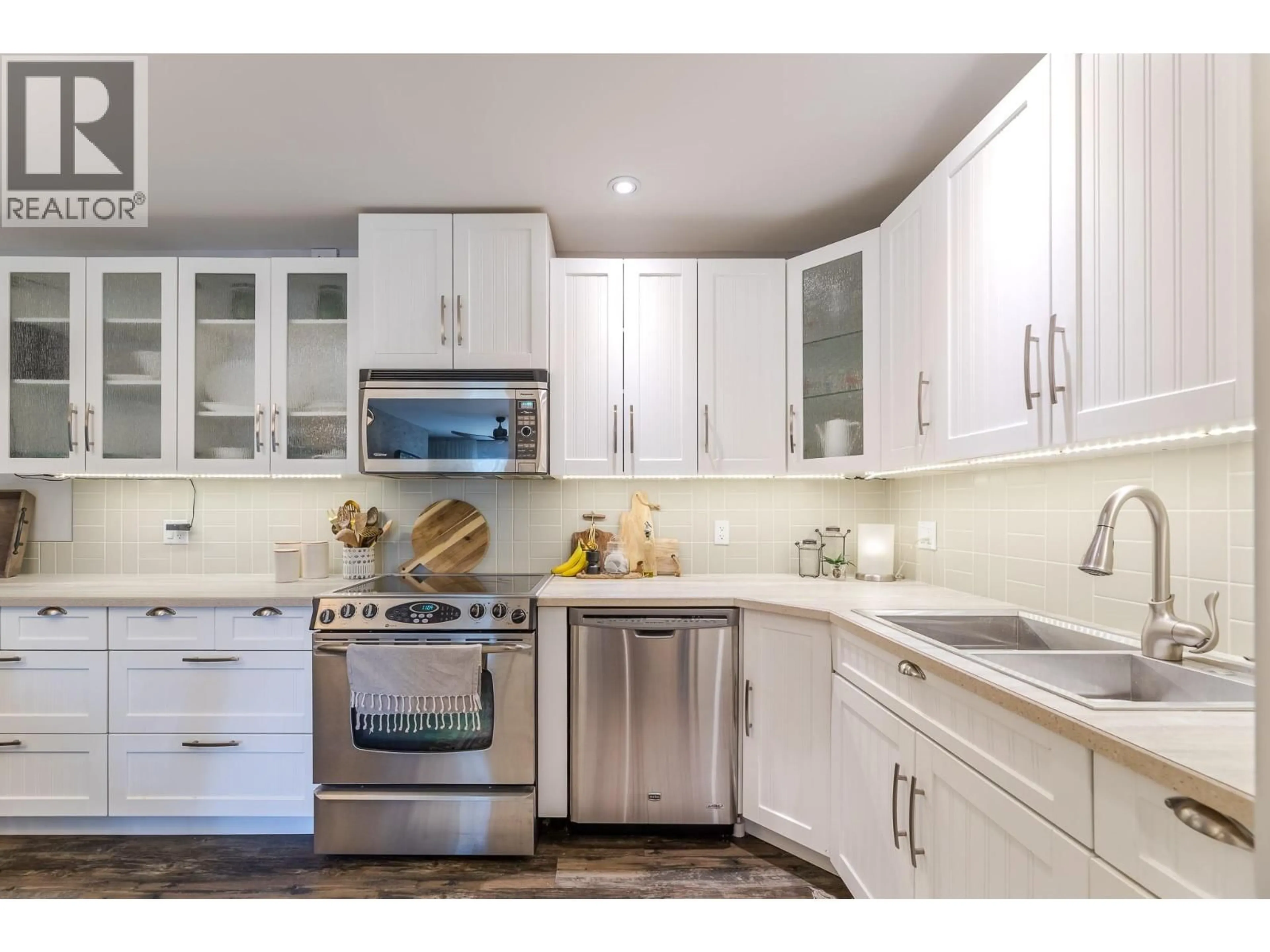 Open concept kitchen, unknown for 22 ABBOTT STREET, Penticton British Columbia V2A4J2