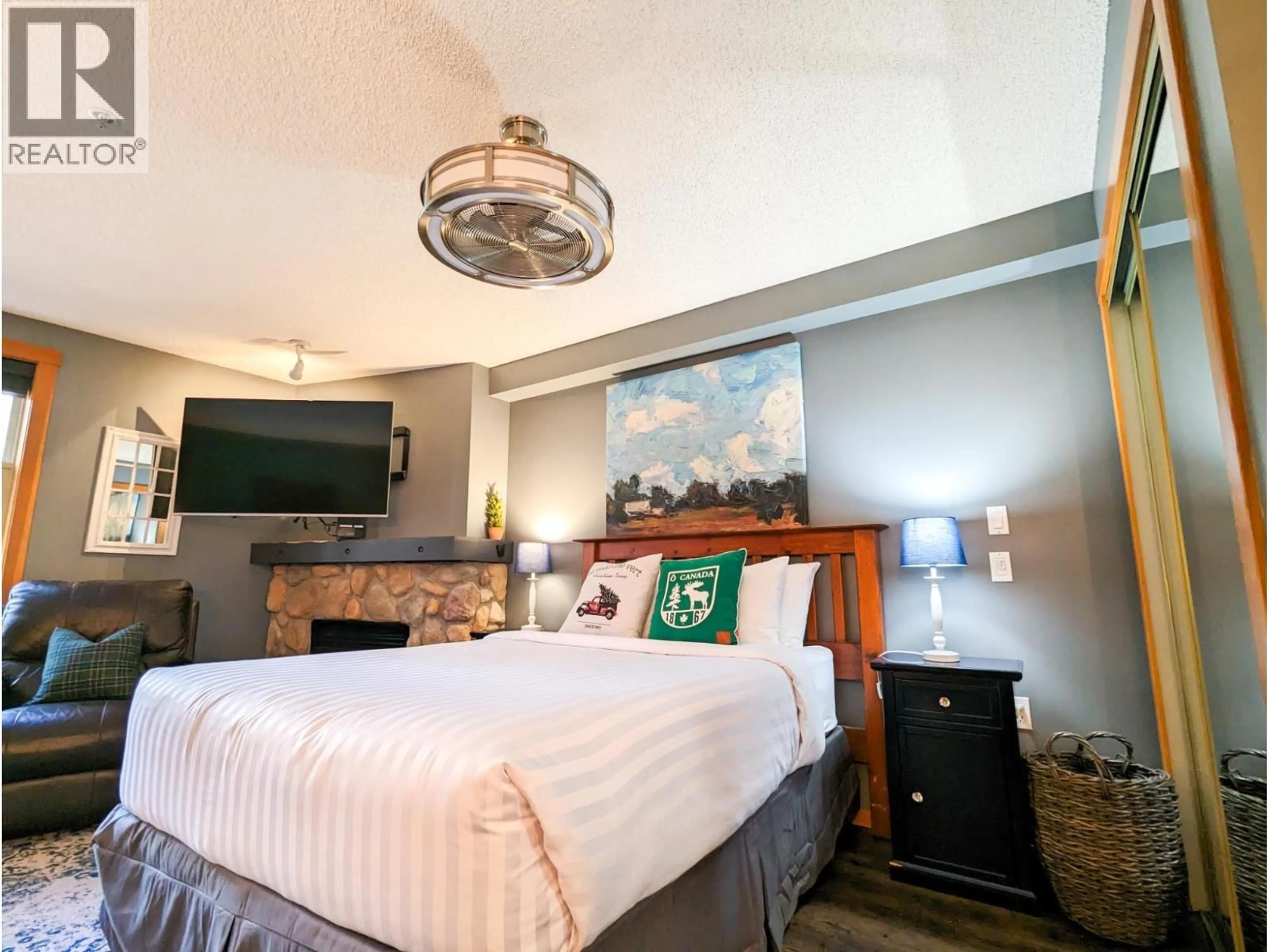 A pic of a room for 208 - 2060 SUMMIT DRIVE, Panorama British Columbia V0A1T0