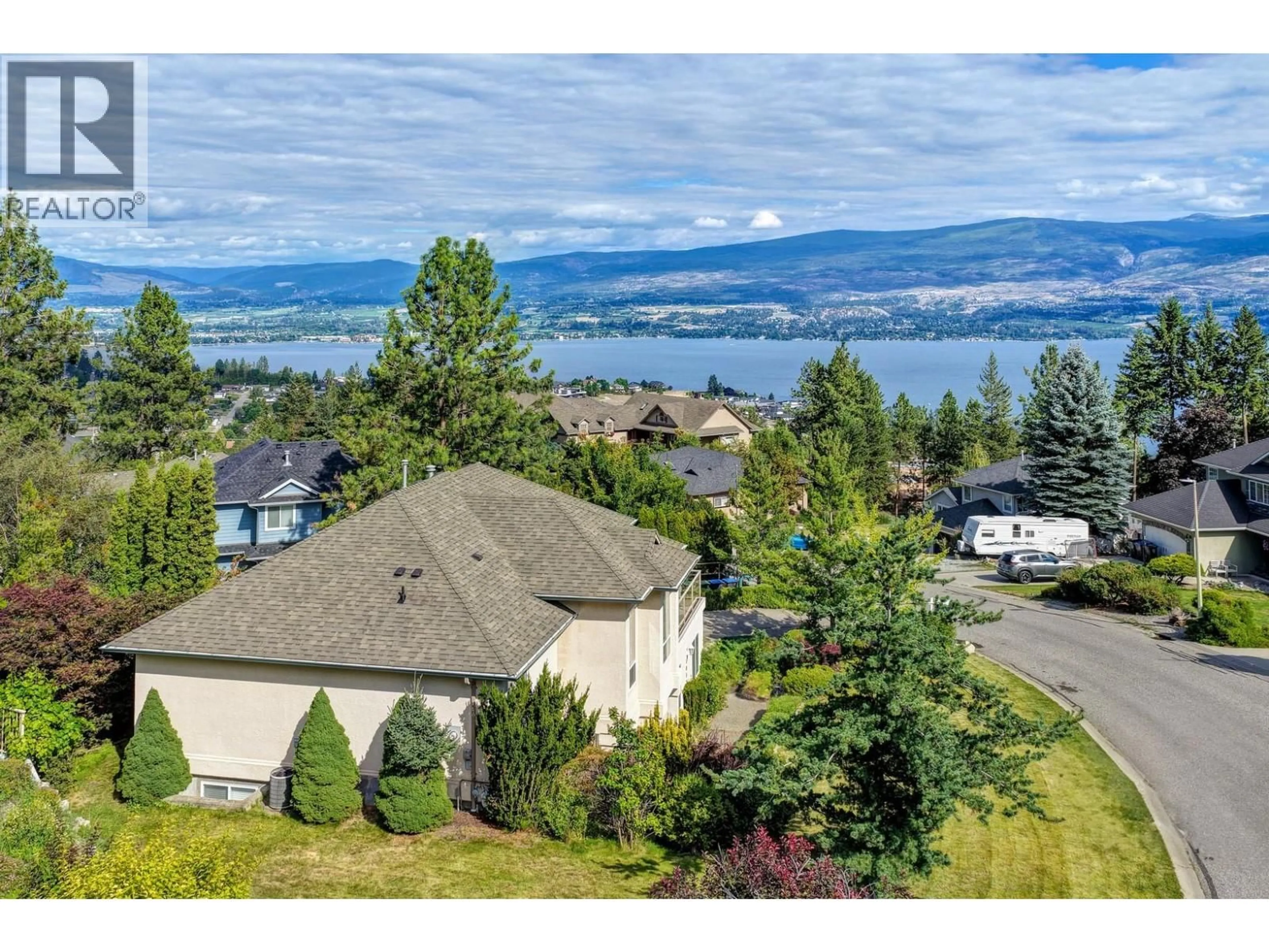 A pic from outside/outdoor area/front of a property/back of a property/a pic from drone, water/lake/river/ocean view for 3052 LAKEVIEW COVE ROAD, West Kelowna British Columbia V1Z3P6