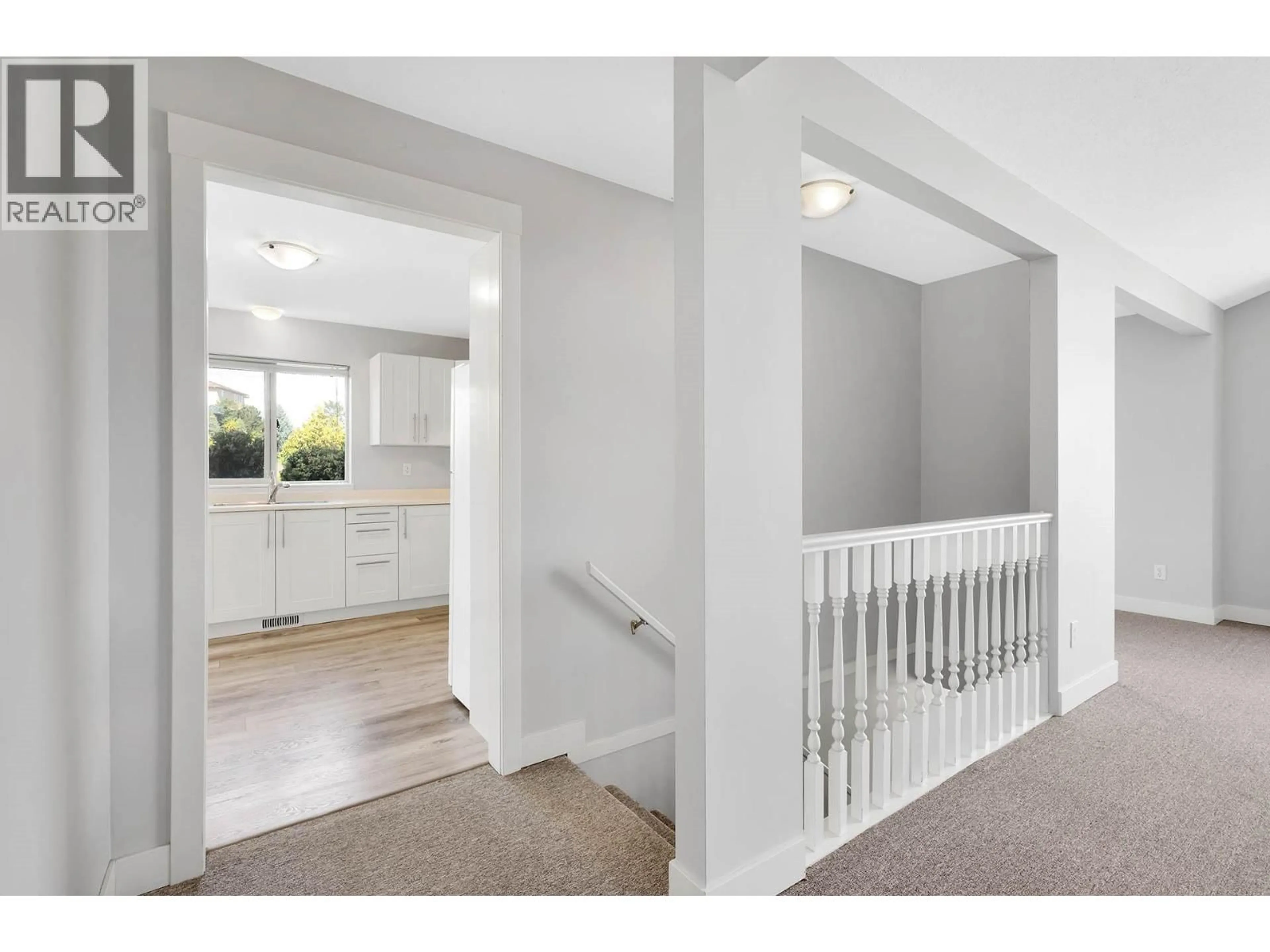 Indoor foyer for 2130 VAN HORNE DRIVE, Kamloops British Columbia V1S1G2