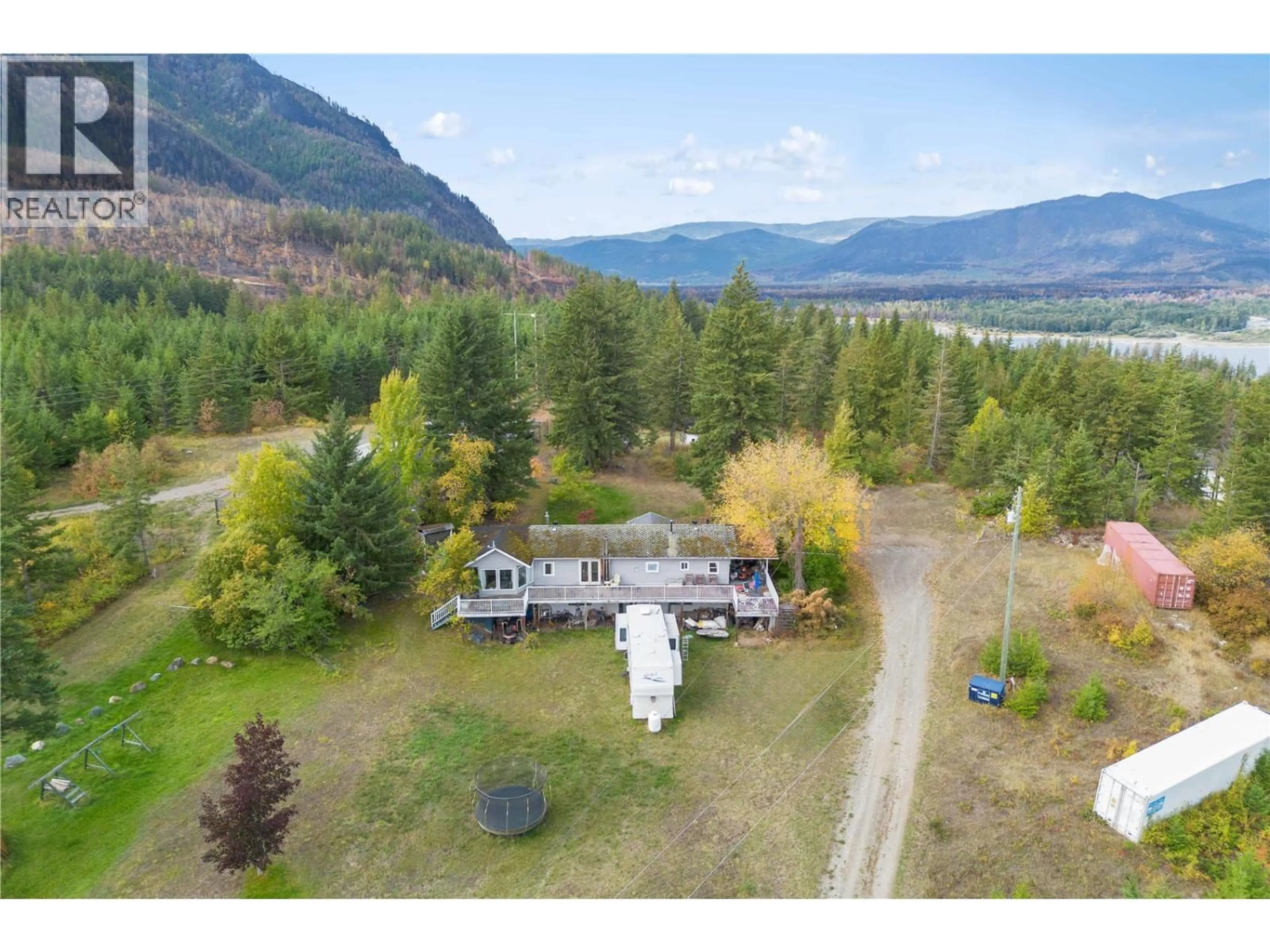 A pic from outside/outdoor area/front of a property/back of a property/a pic from drone, water/lake/river/ocean view for 517 CAOUETTE ROAD, Sorrento British Columbia V0E2W1