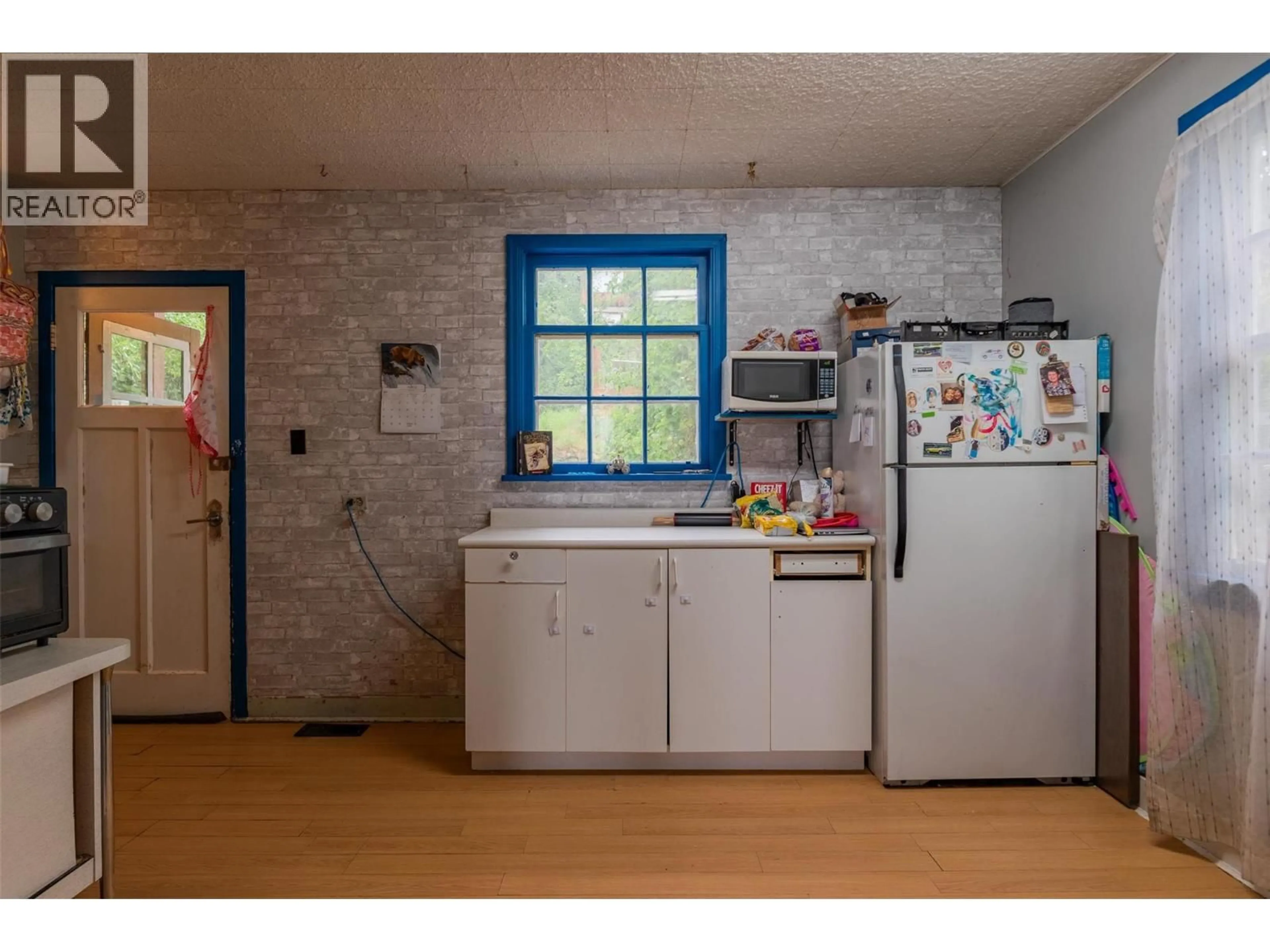 Standard kitchen, unknown for 2150 THOMPSON AVENUE, Rossland British Columbia V0G1Y0