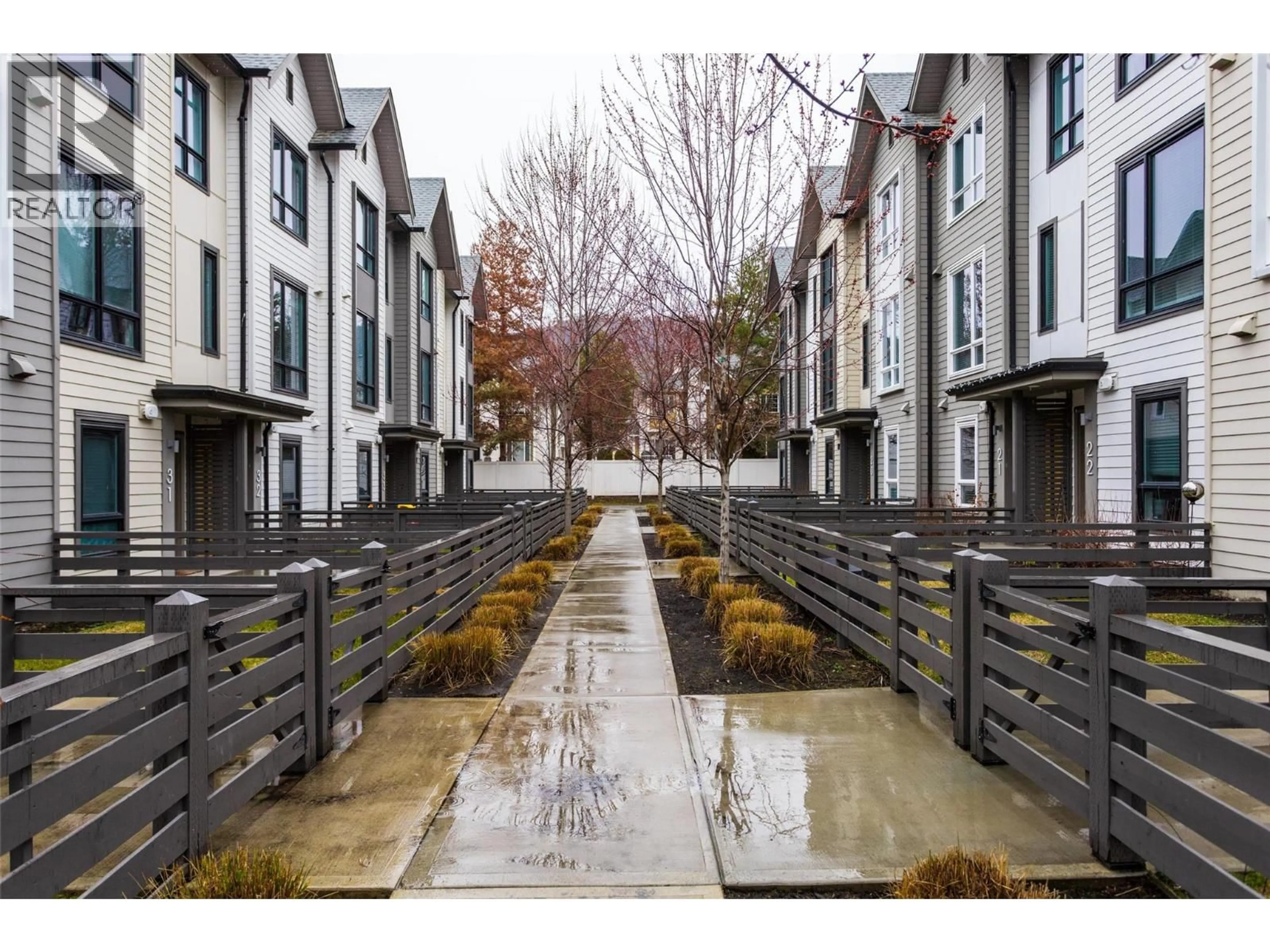 Patio, street for 19 - 170 CELANO CRESCENT, Kelowna British Columbia V1V0B6