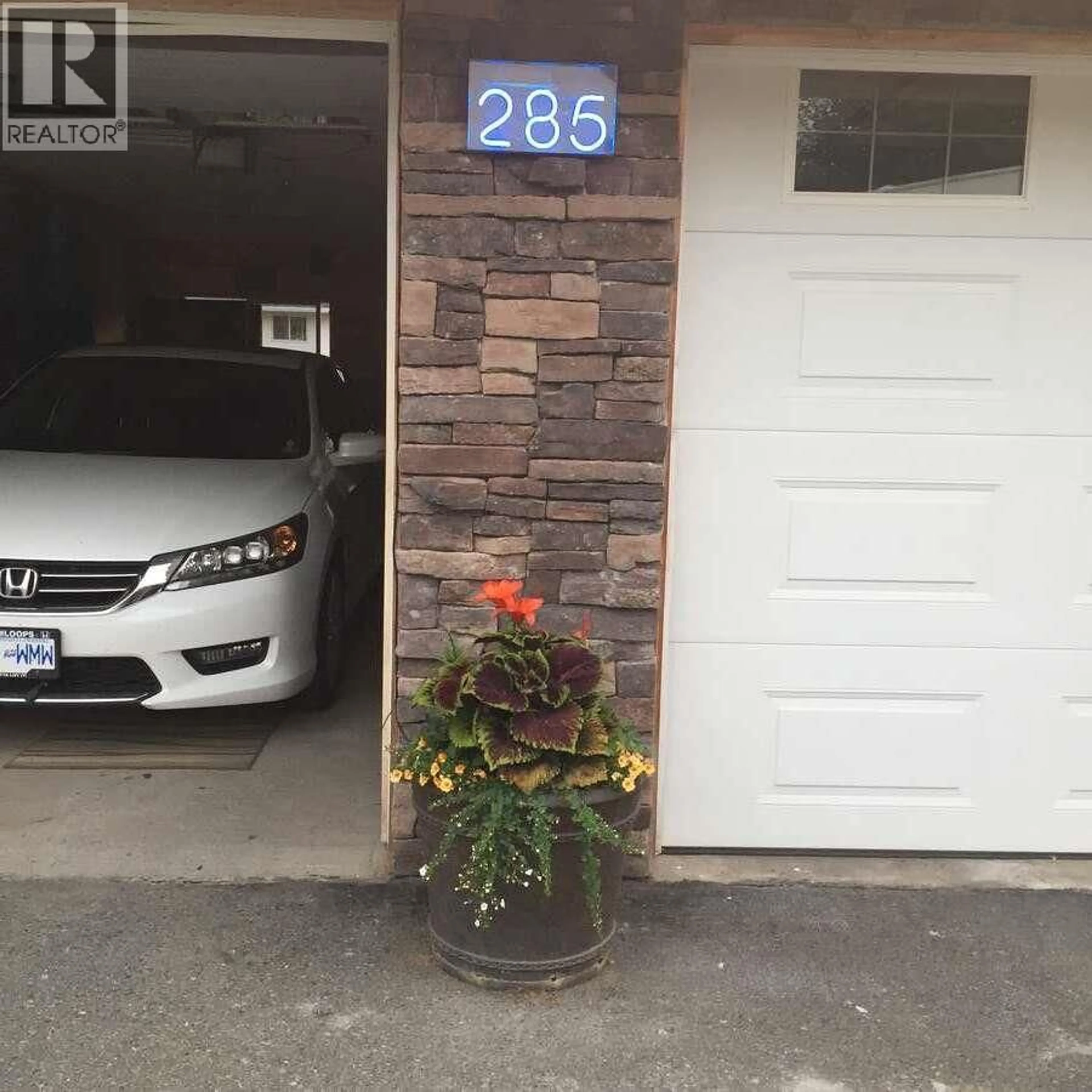 Indoor garage for 285 HUCKLEBERRY PLACE, Kamloops British Columbia V2H1M4