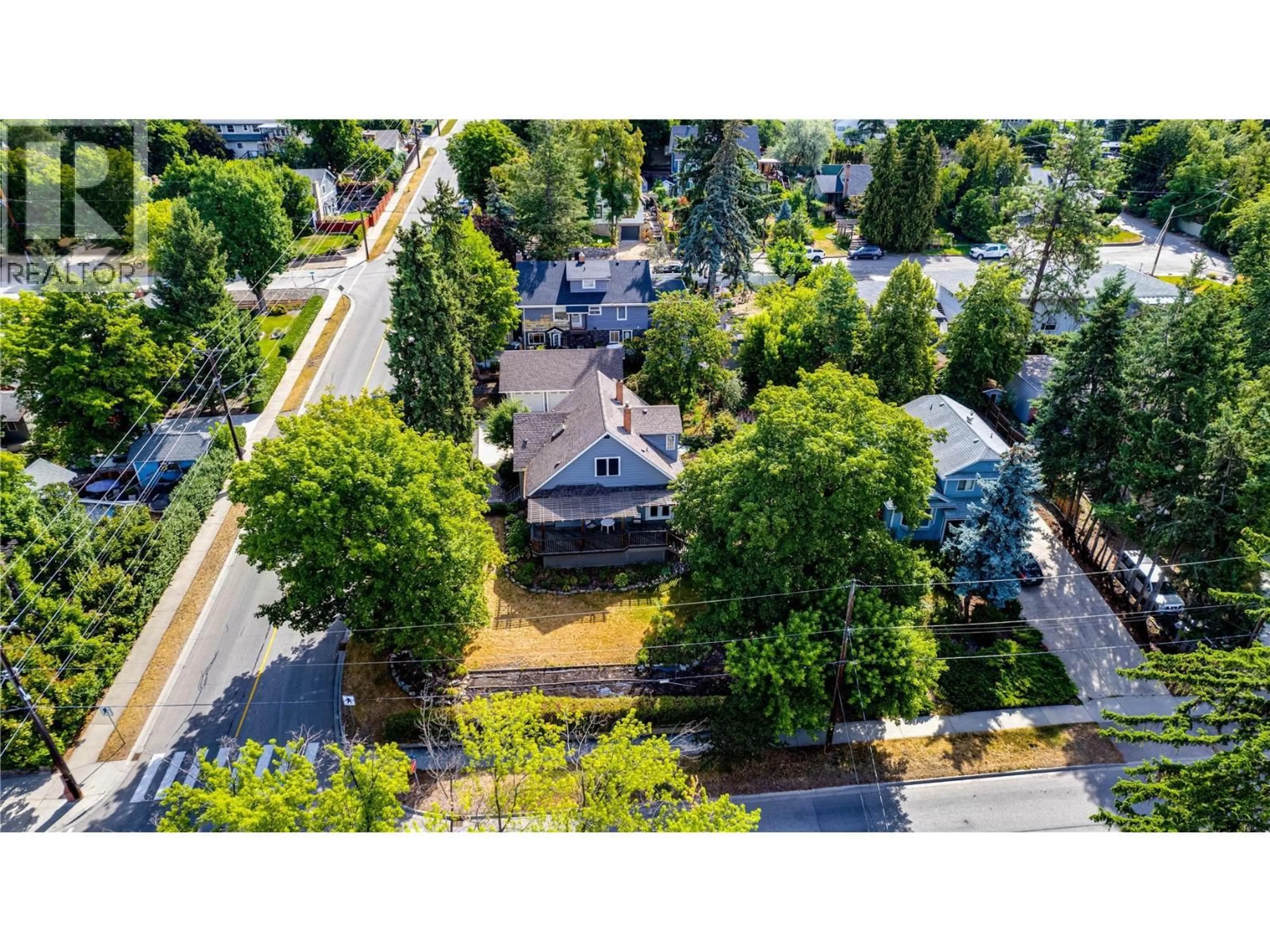 A pic from outside/outdoor area/front of a property/back of a property/a pic from drone, street for 2502 25 AVENUE, Vernon British Columbia V1T1N8