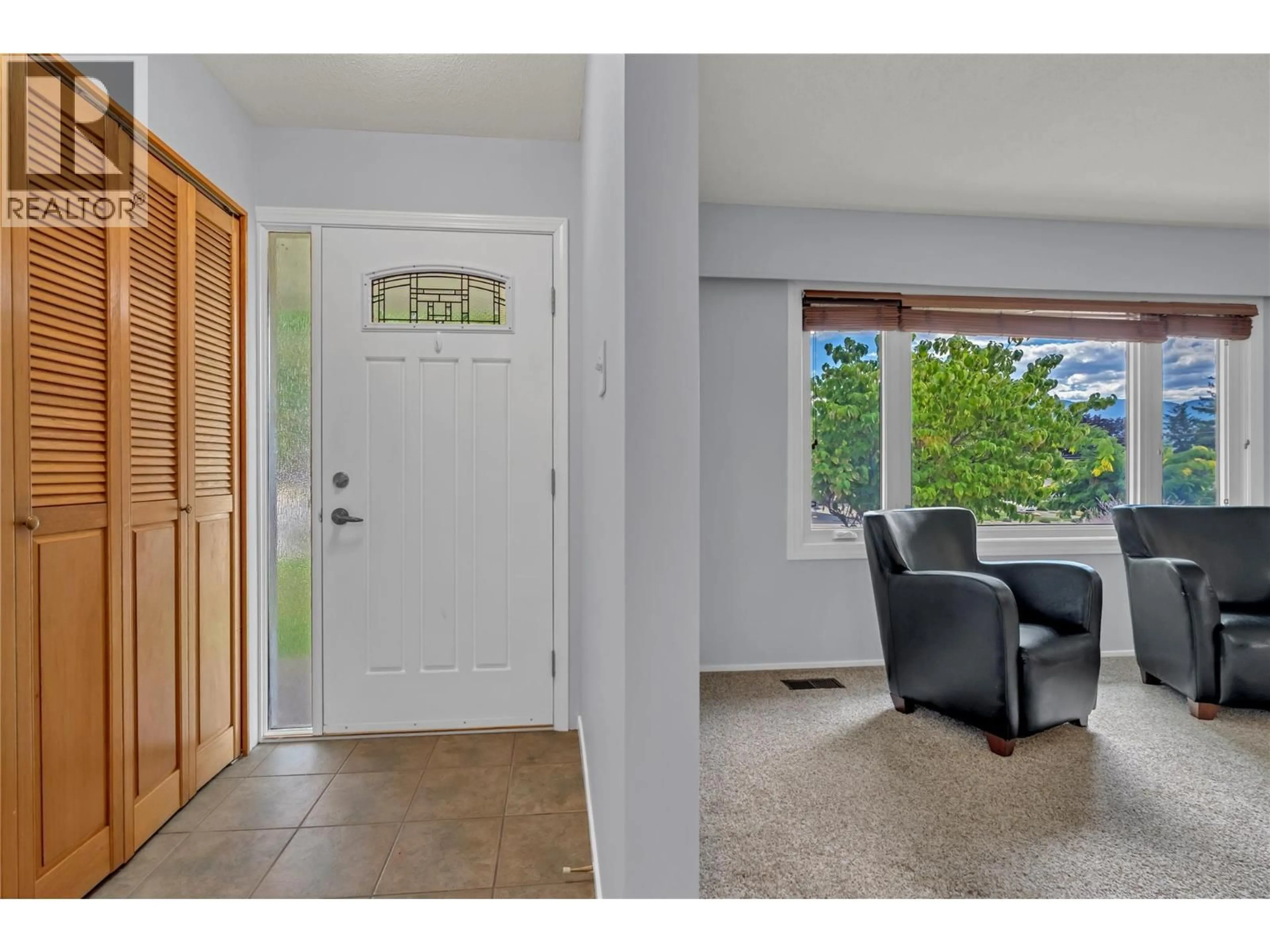 Indoor entryway for 1297 PENTICTON AVENUE, Penticton British Columbia V2A2N3
