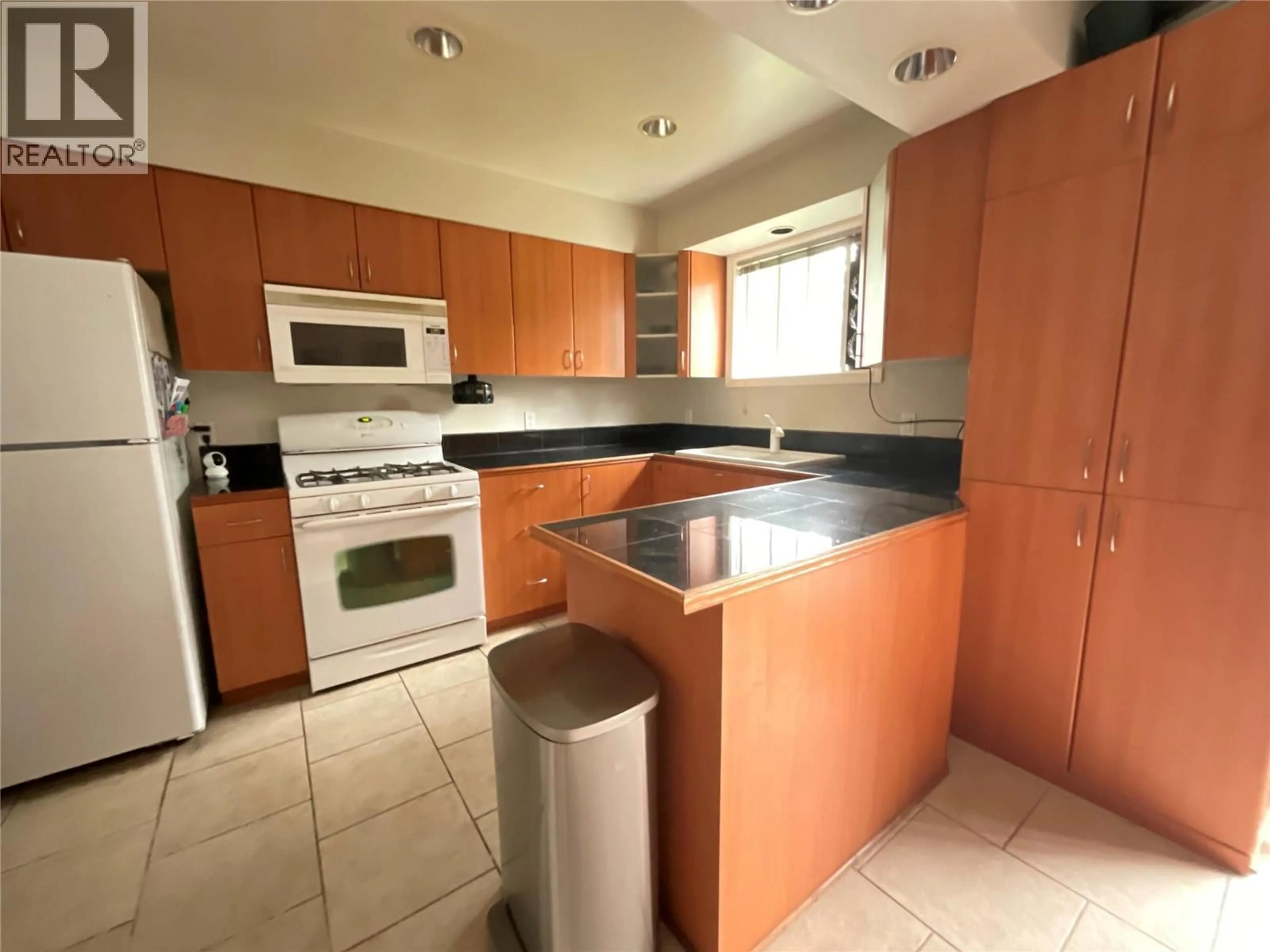 Standard kitchen, unknown for 32 VALLEYVIEW PLACE, Tumbler Ridge British Columbia V0C2W0