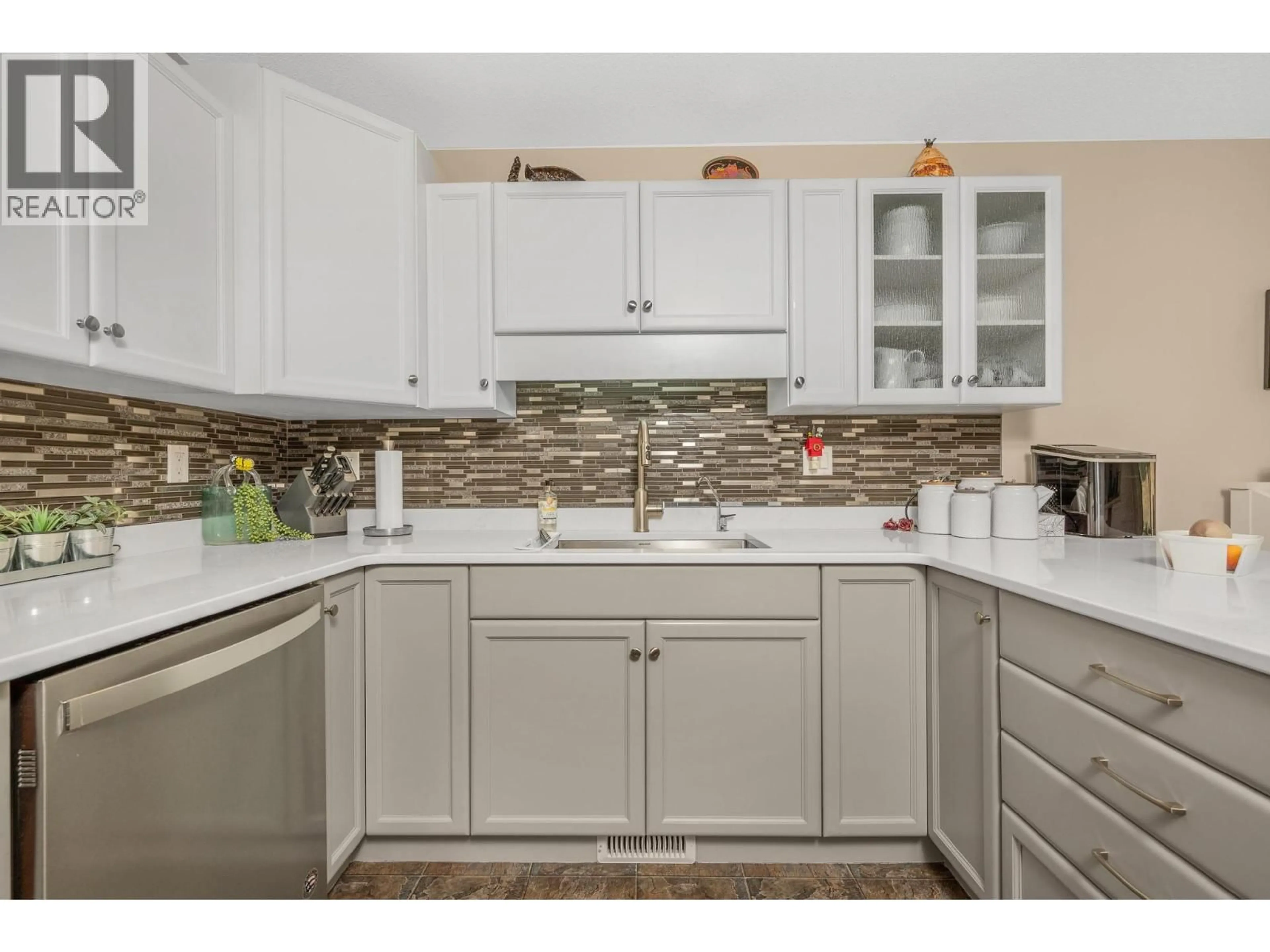 Open concept kitchen, ceramic/tile floor for 41 - 1001 30TH AVENUE, Vernon British Columbia V1T9H6