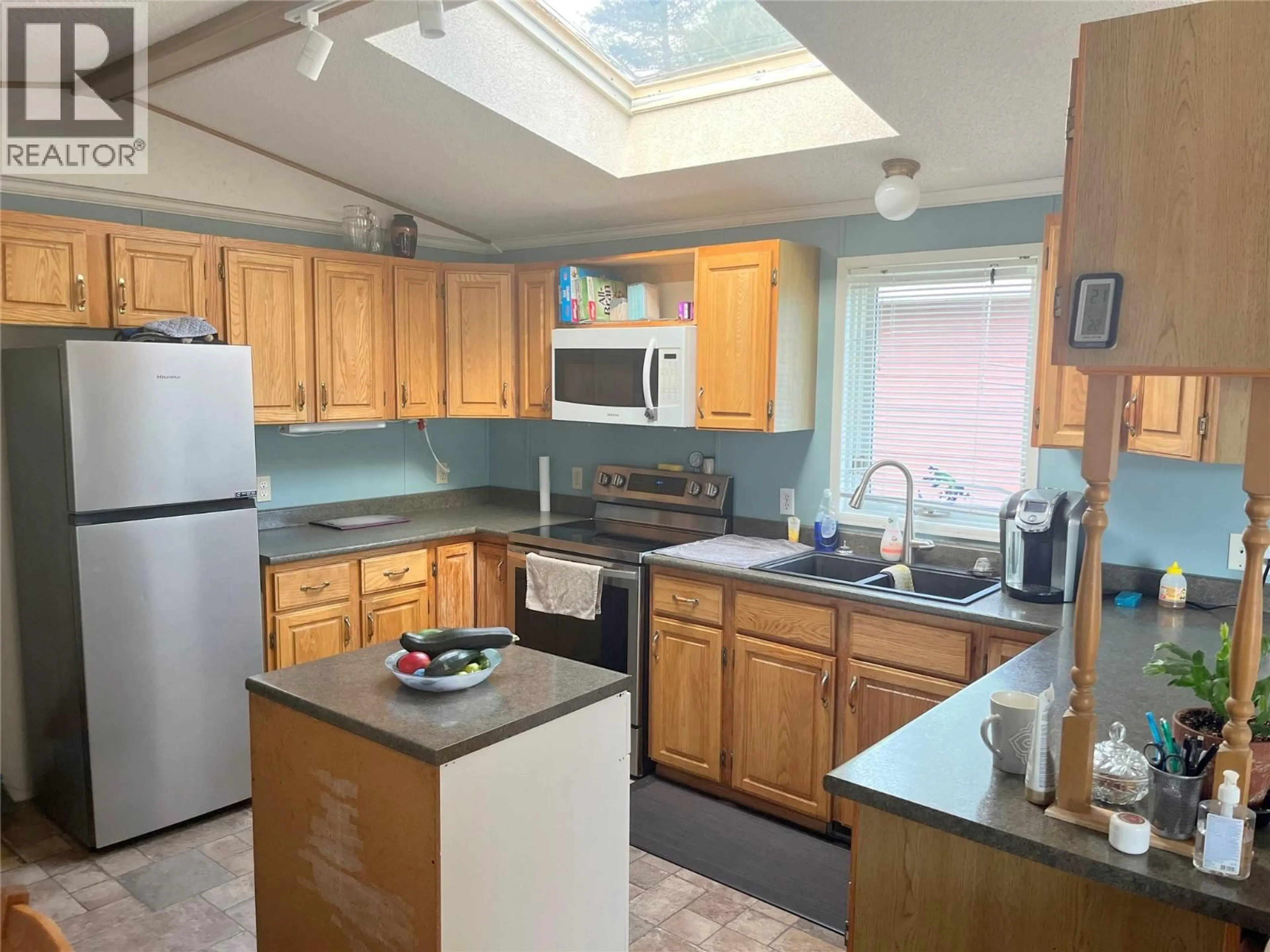 Standard kitchen, unknown for 94 MILEEN COURT, Clearwater British Columbia V0E1N2