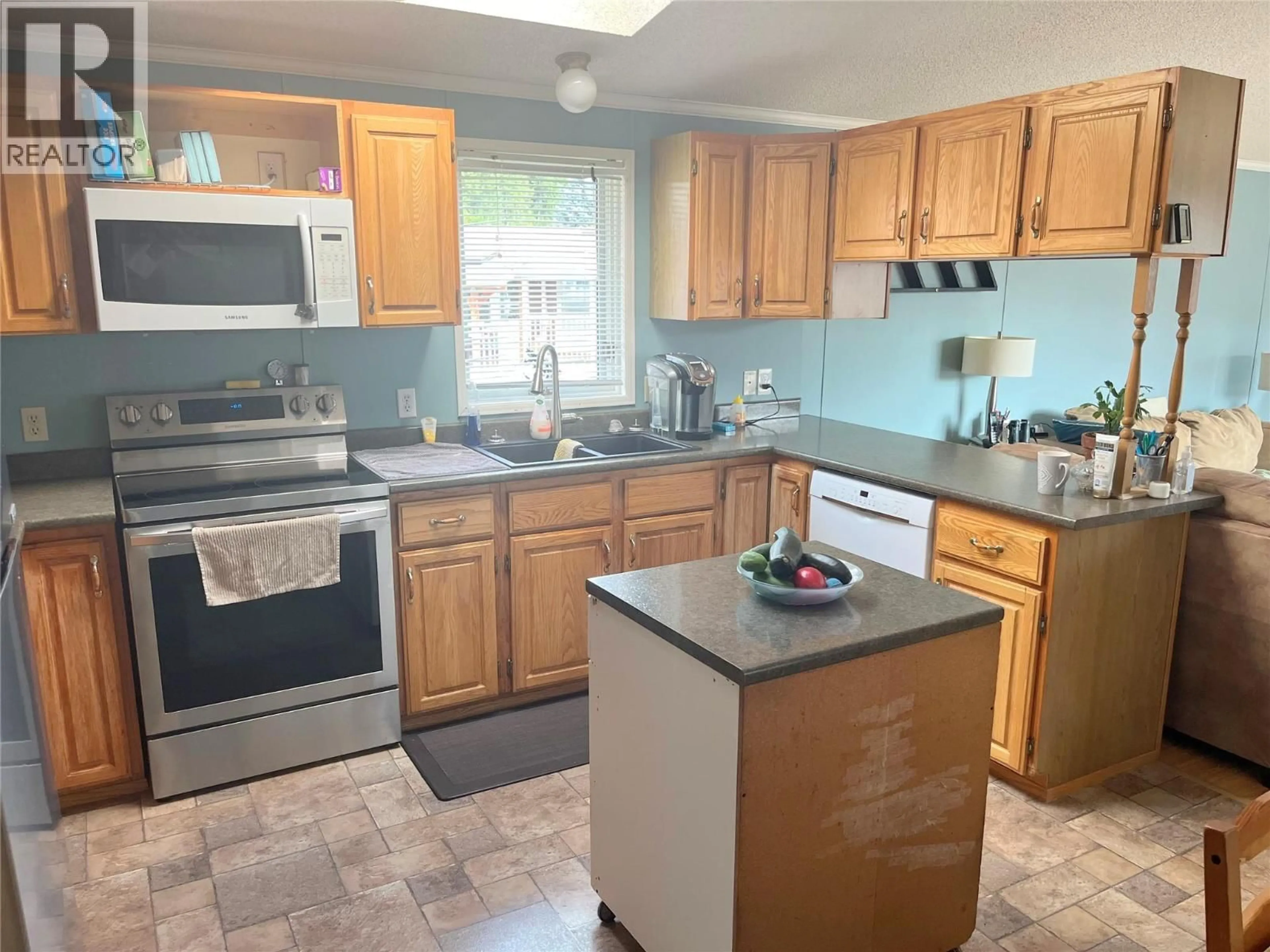 Standard kitchen, unknown for 94 MILEEN COURT, Clearwater British Columbia V0E1N2